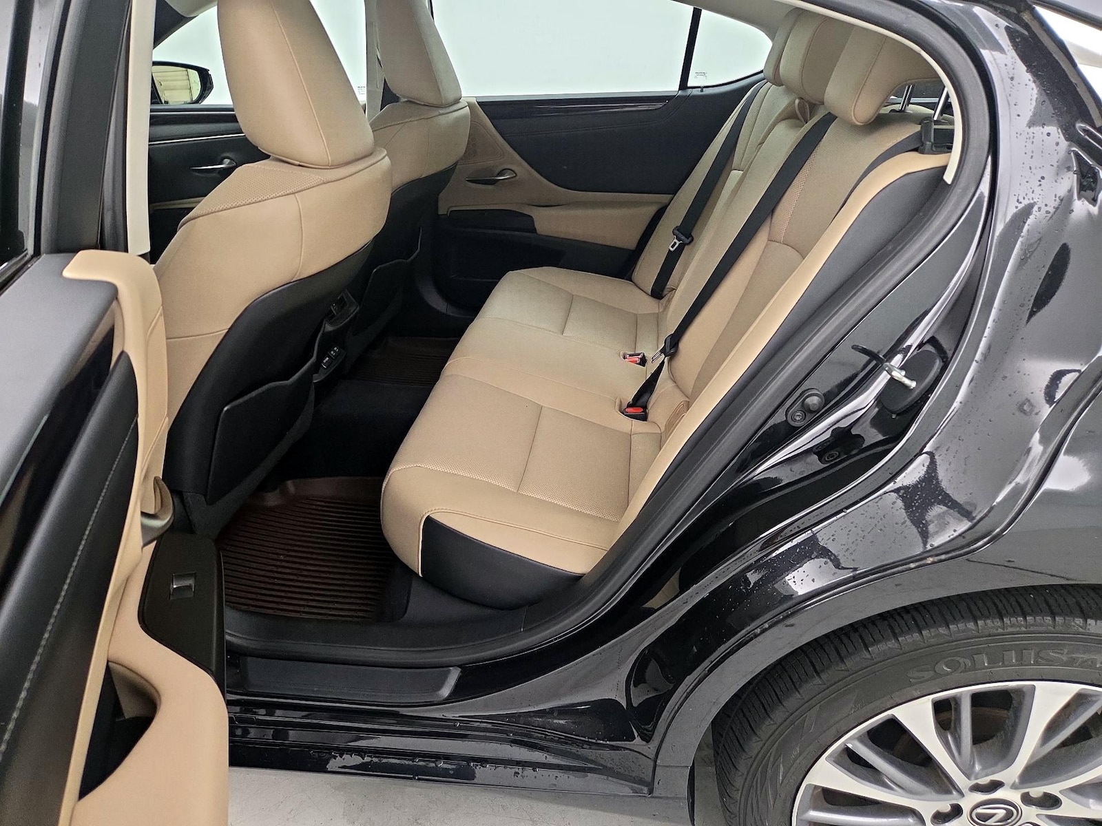 2021 Lexus ES 250 - Photo 21
