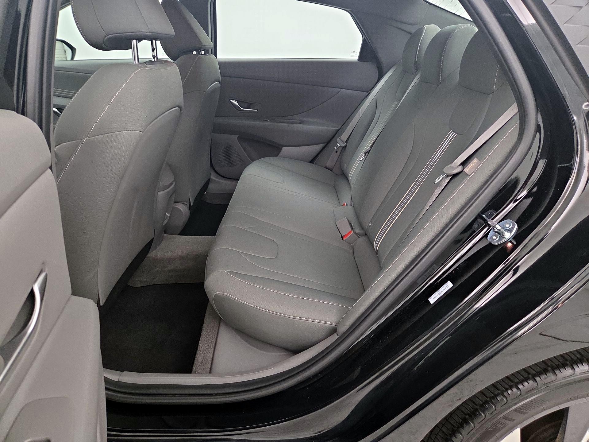 Thumbnail: 2025 Hyundai Elantra - 19