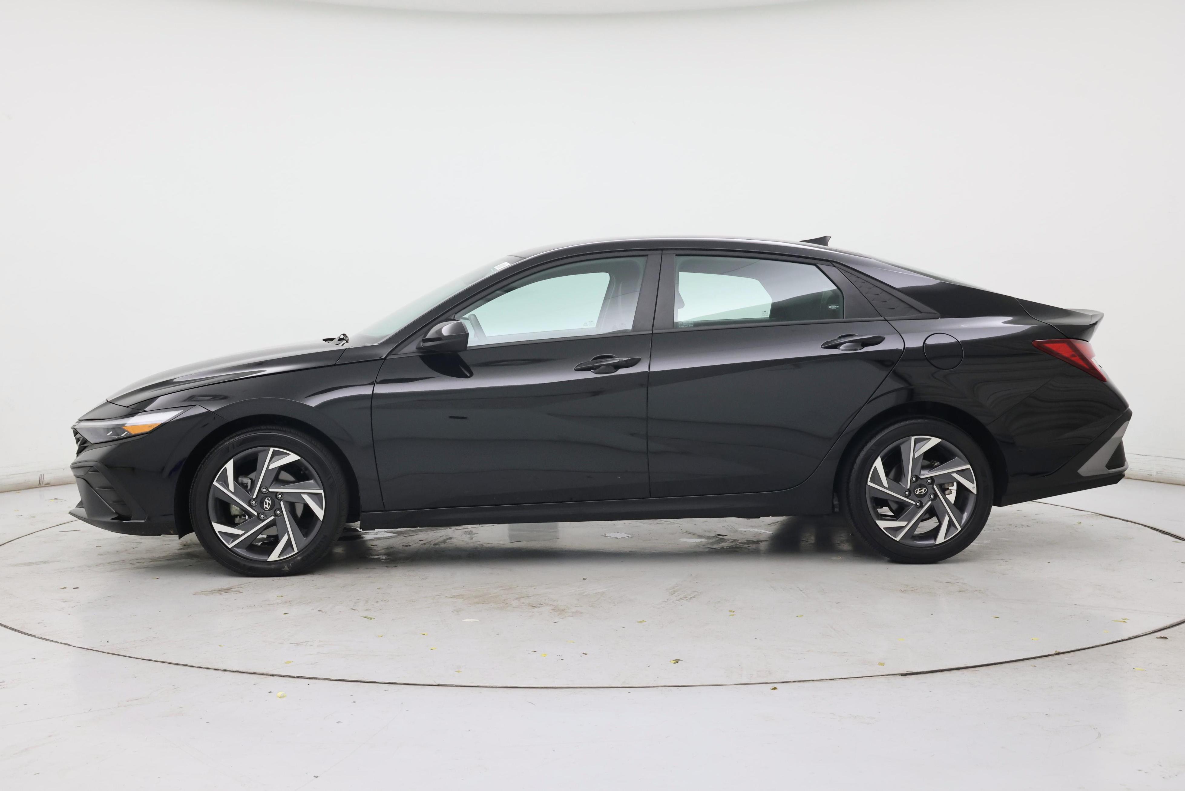Thumbnail: 2025 Hyundai Elantra - 3