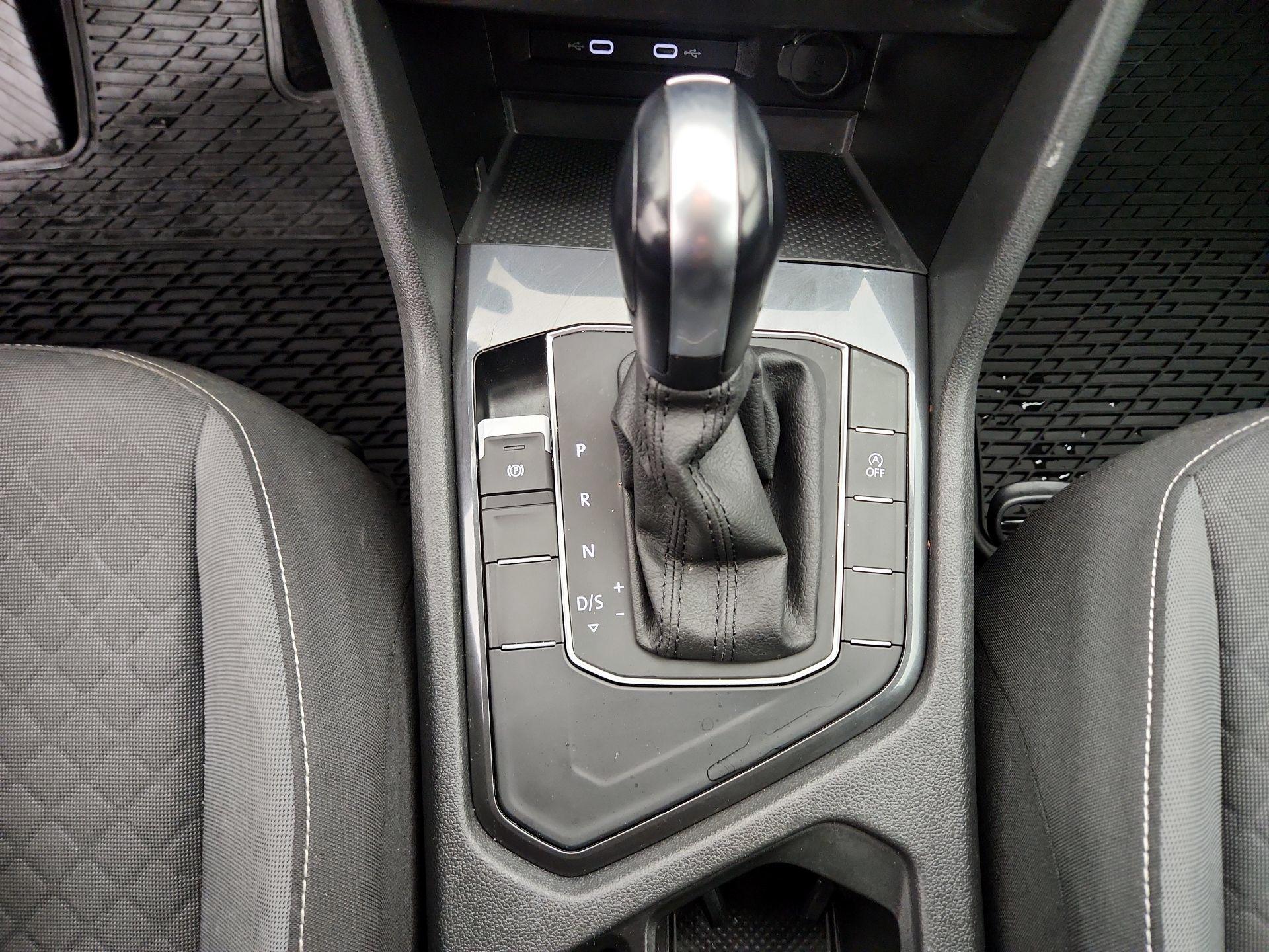 Thumbnail: 2021 Volkswagen Tiguan - 17