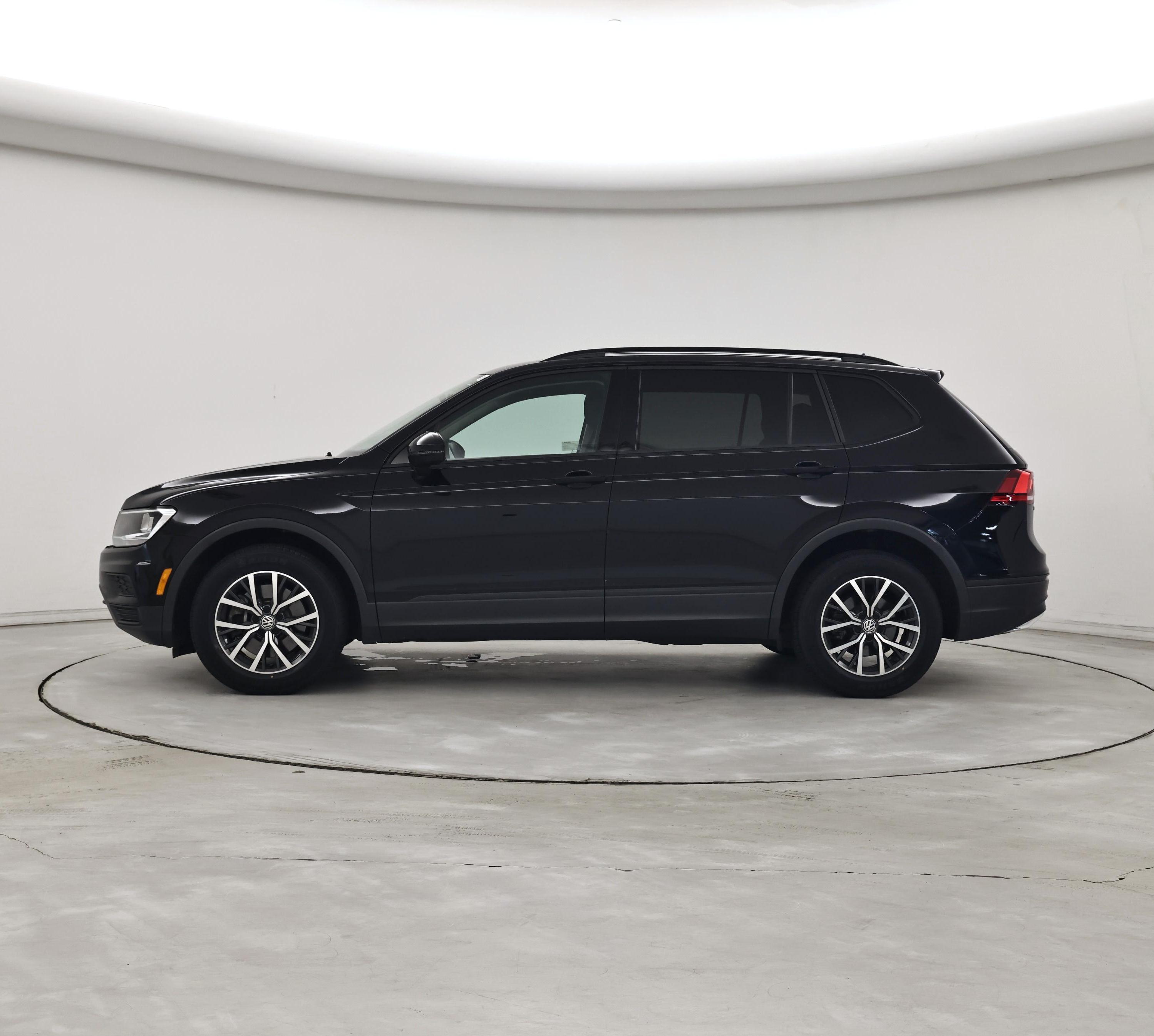 Thumbnail: 2021 Volkswagen Tiguan - 3