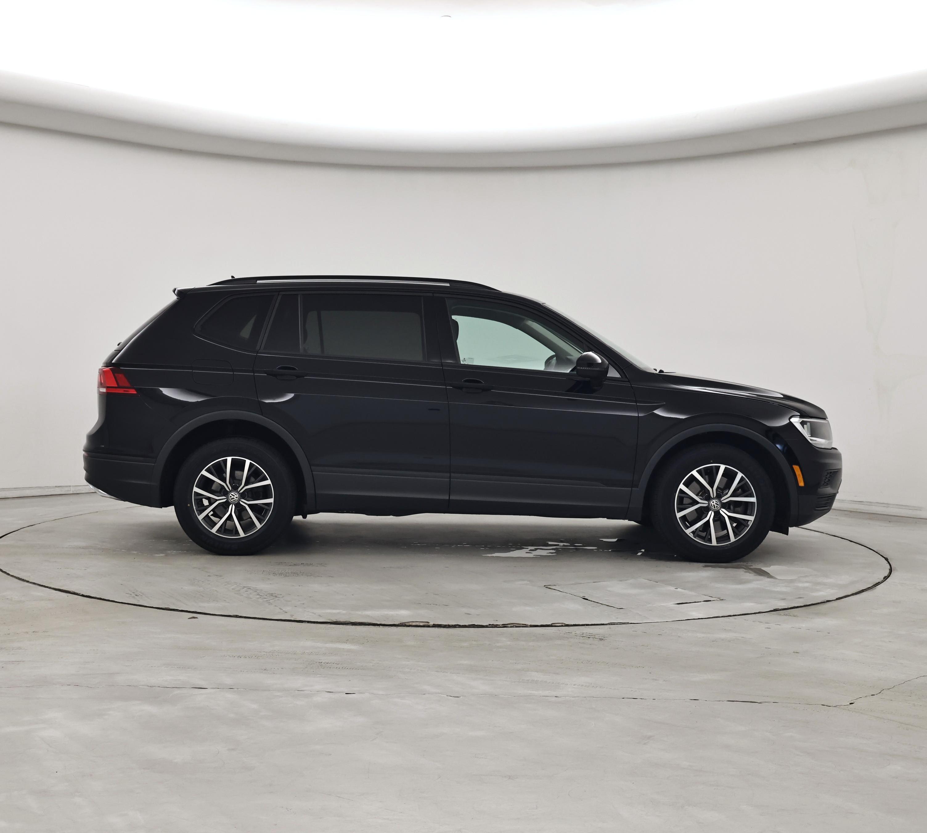 Thumbnail: 2021 Volkswagen Tiguan - 7