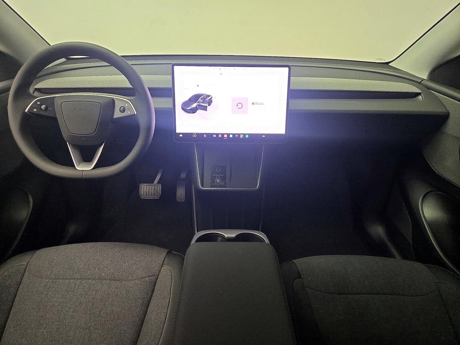 2026 Tesla Model Y Standard - Photo 10