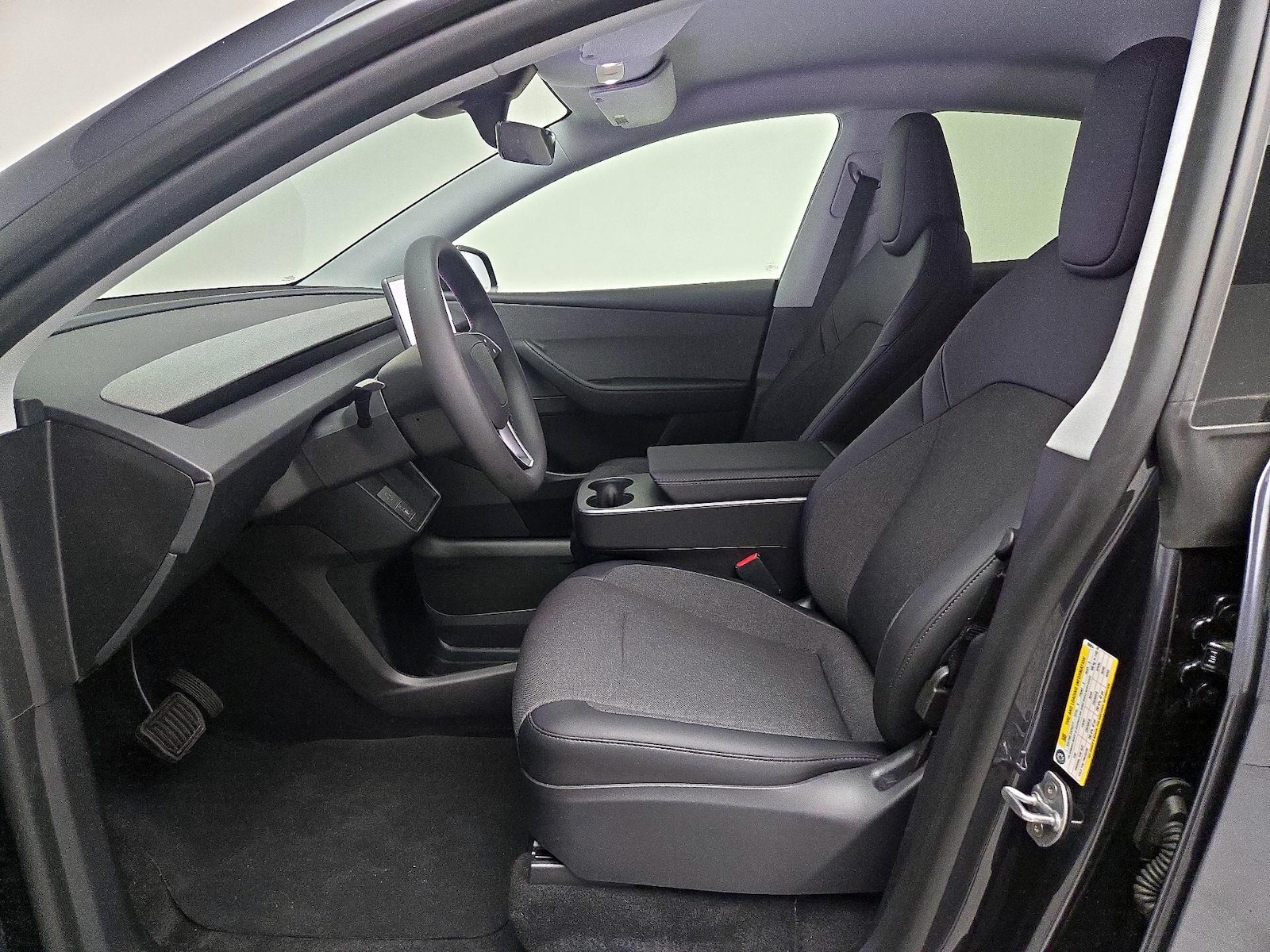 2026 Tesla Model Y Standard - Photo 12