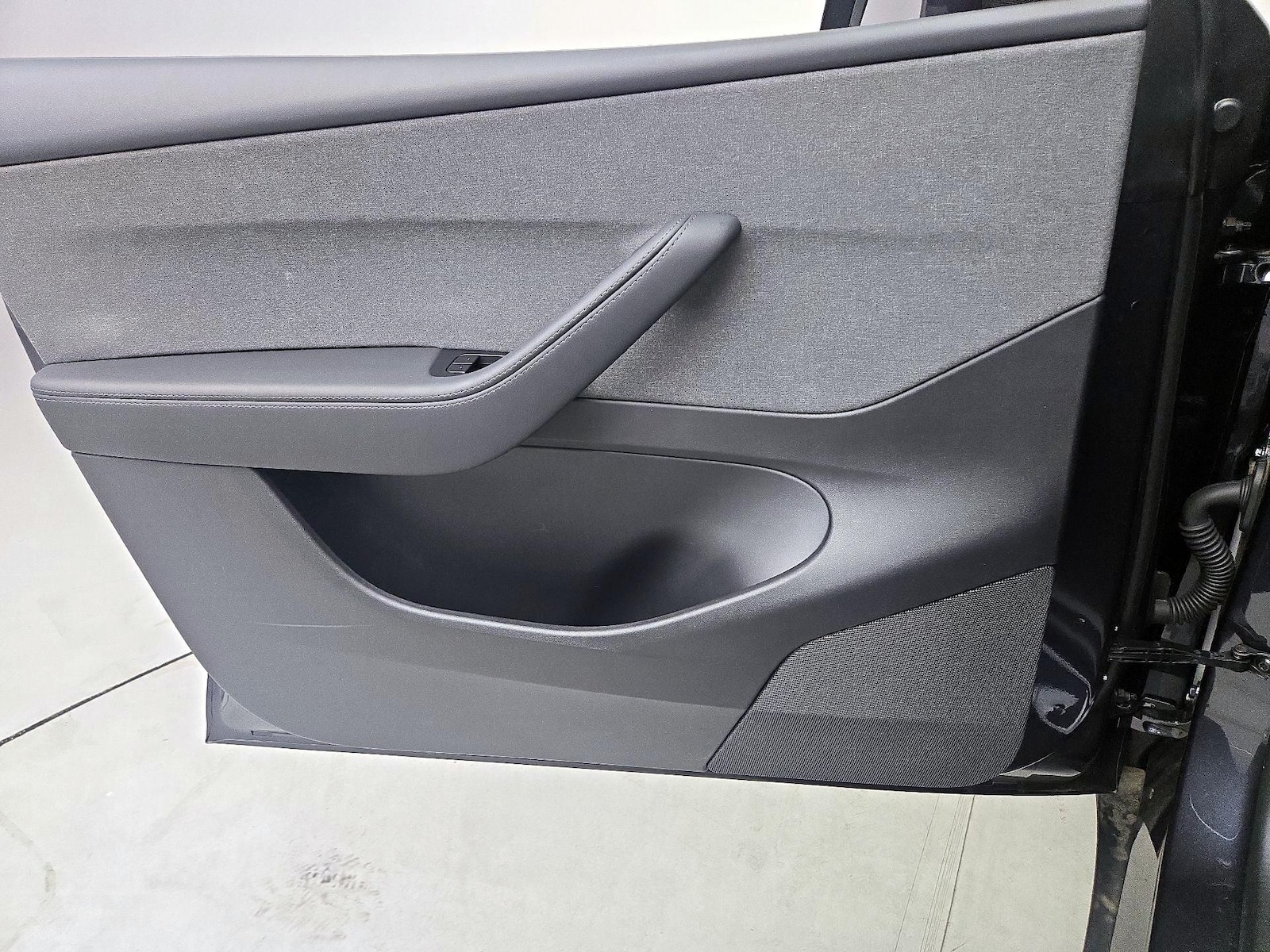 2026 Tesla Model Y Standard - Photo 13