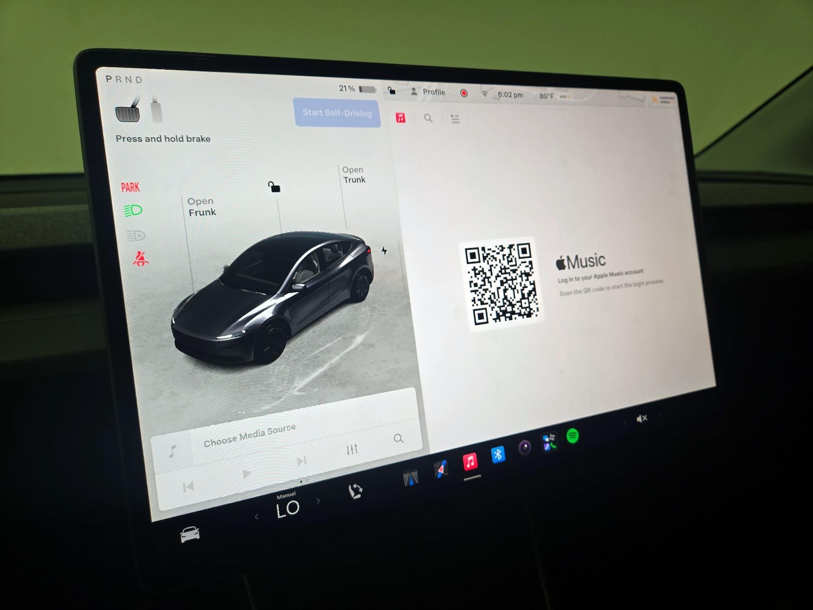 2026 Tesla Model Y Standard - Photo 16
