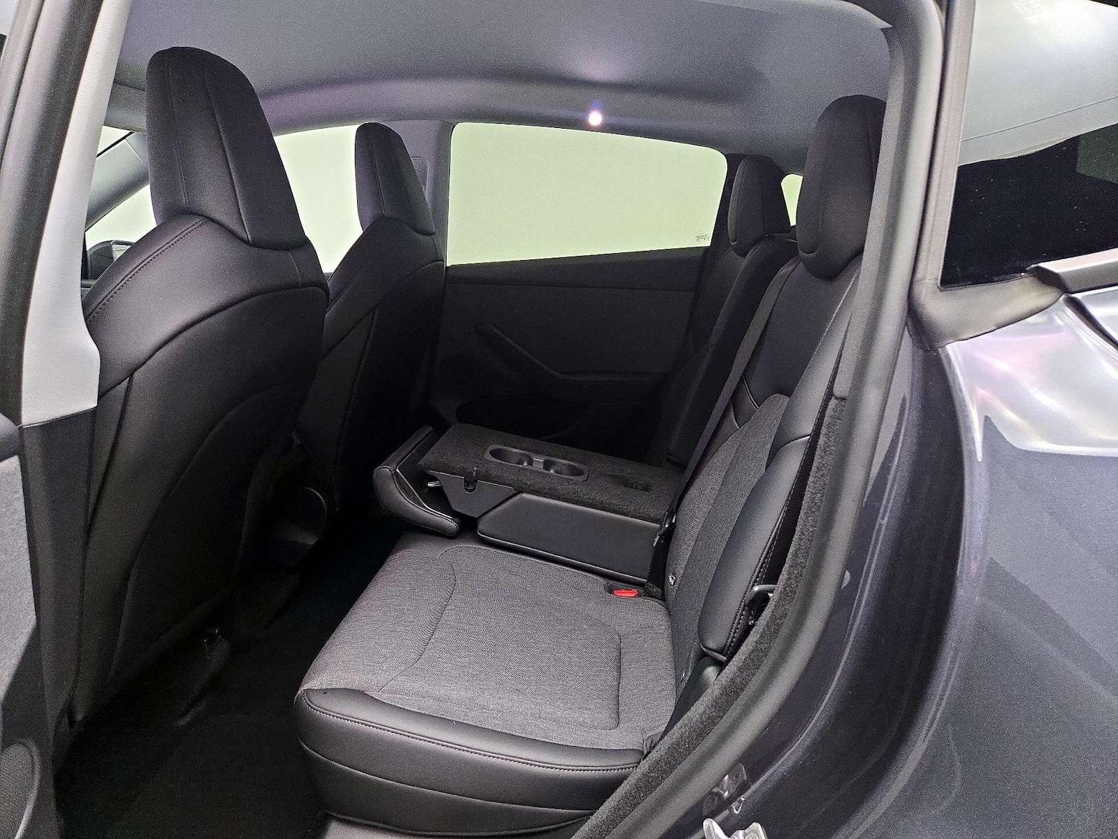 2026 Tesla Model Y Standard - Photo 19