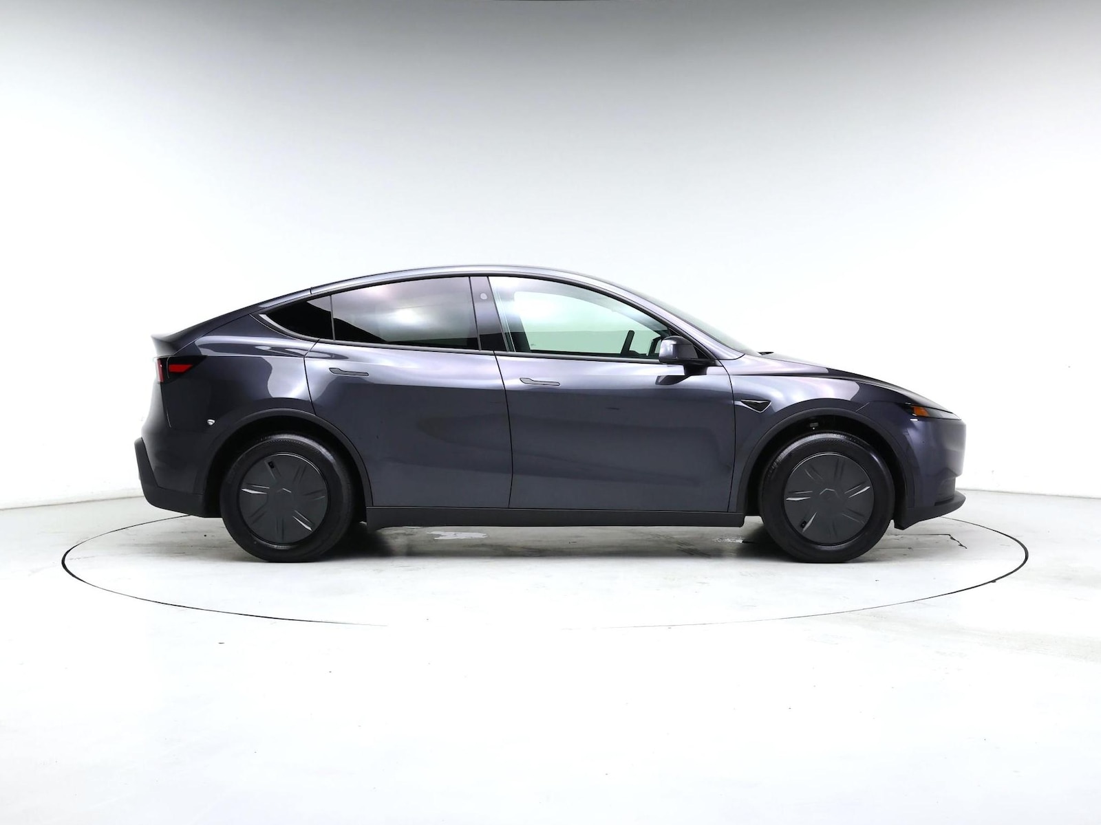 2026 Tesla Model Y Standard - Photo 8