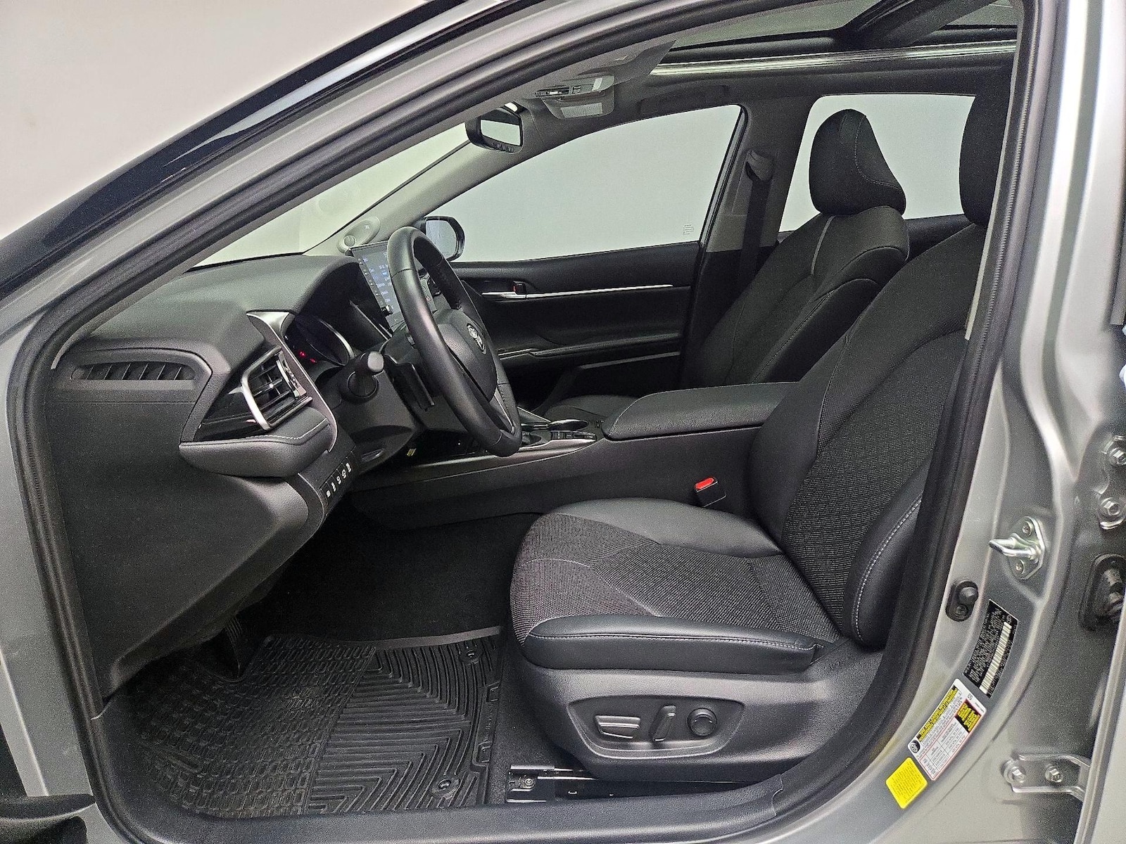 2023 Toyota Camry XSE - Photo 12
