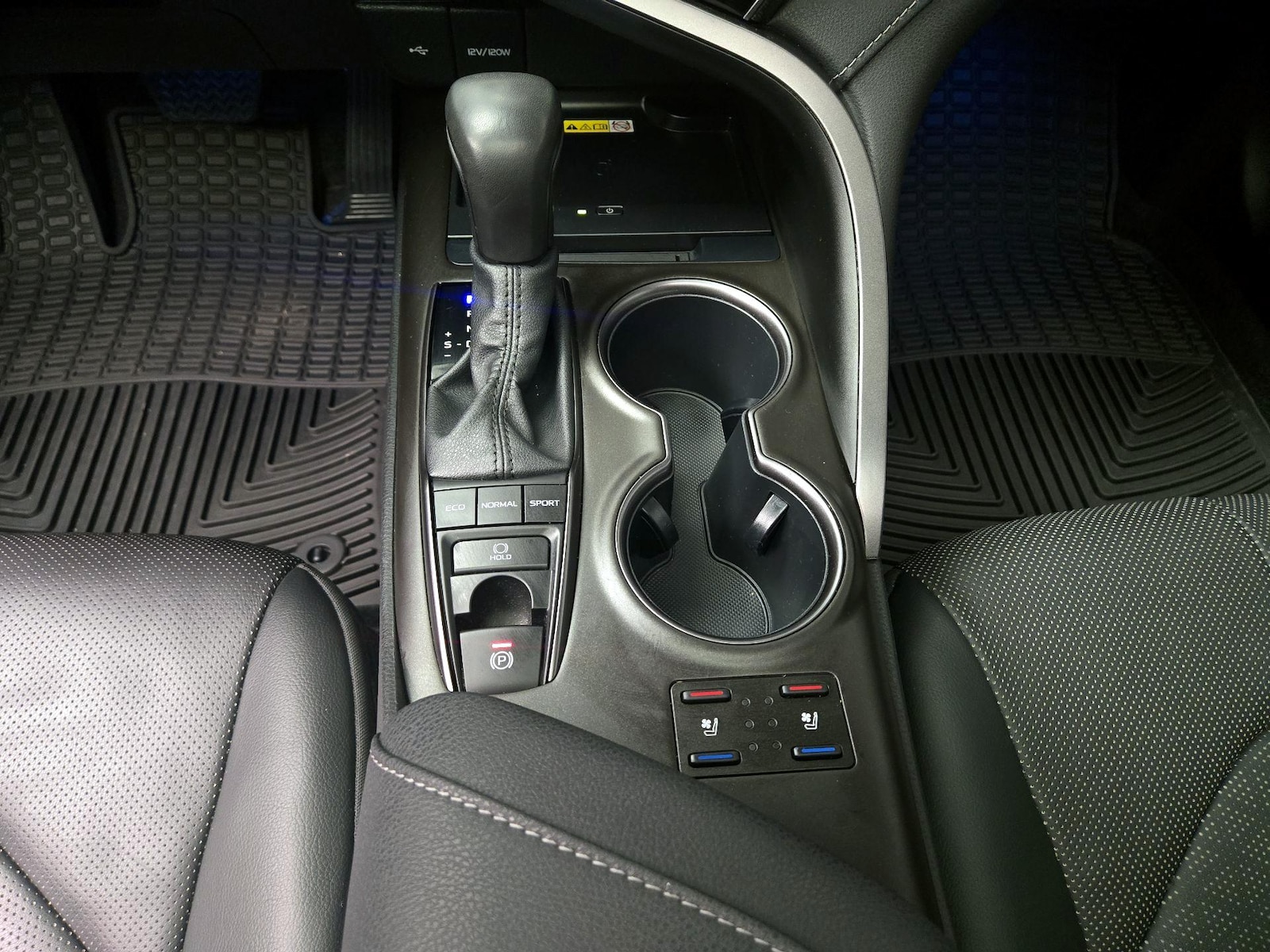 2023 Toyota Camry XSE - Photo 19