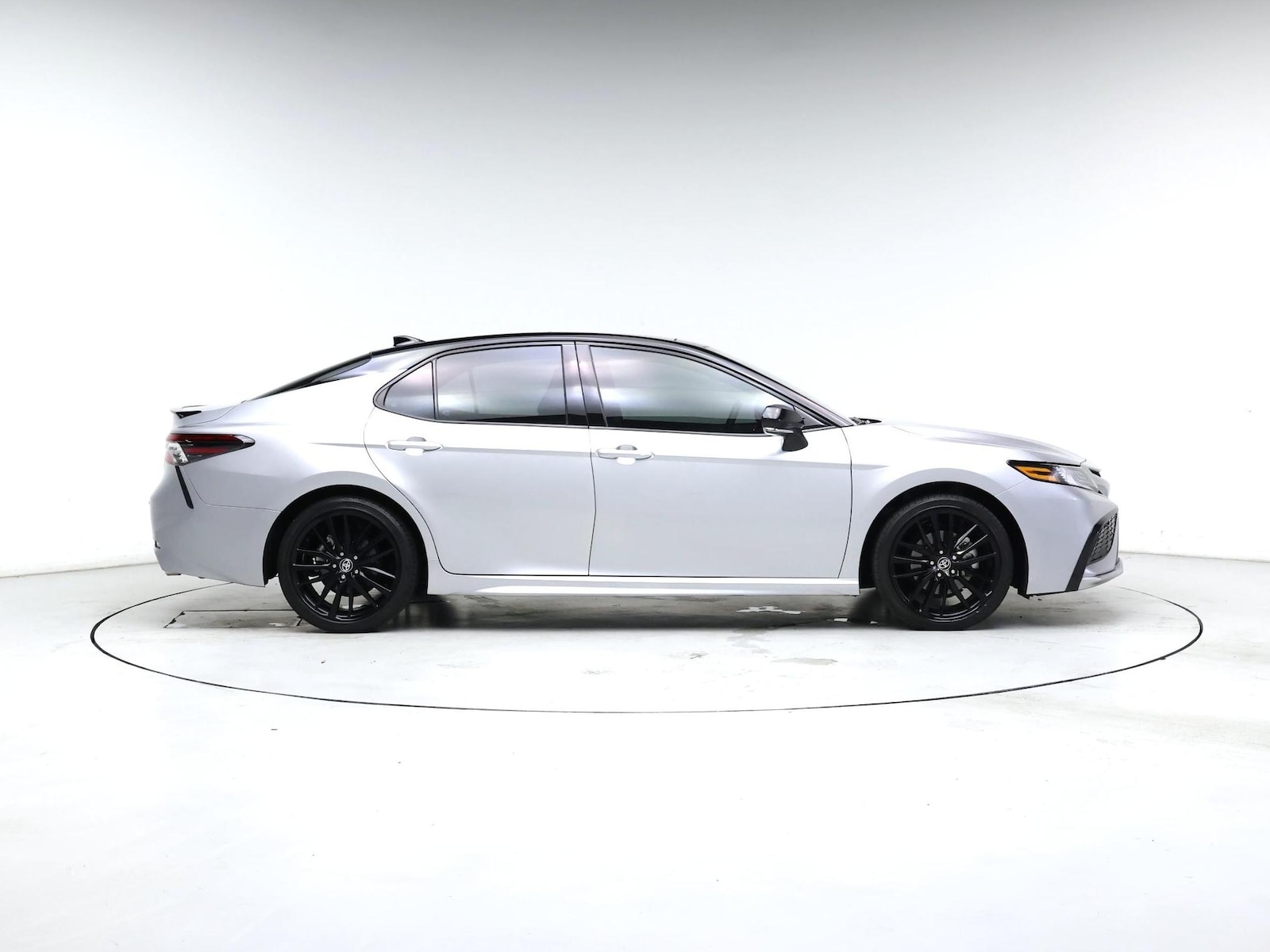 2023 Toyota Camry XSE - Photo 8