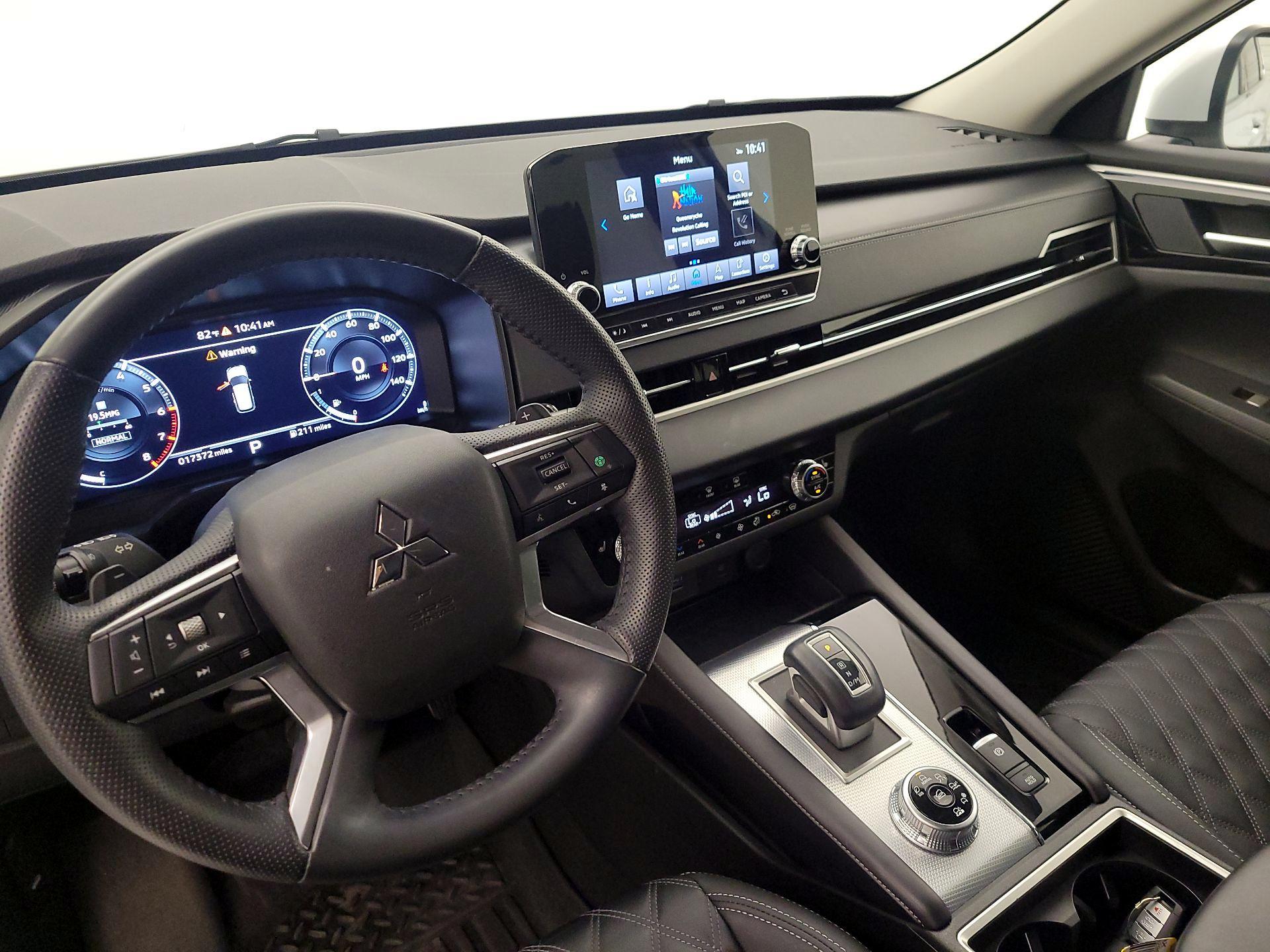 Thumbnail: 2024 Mitsubishi Outlander - 9
