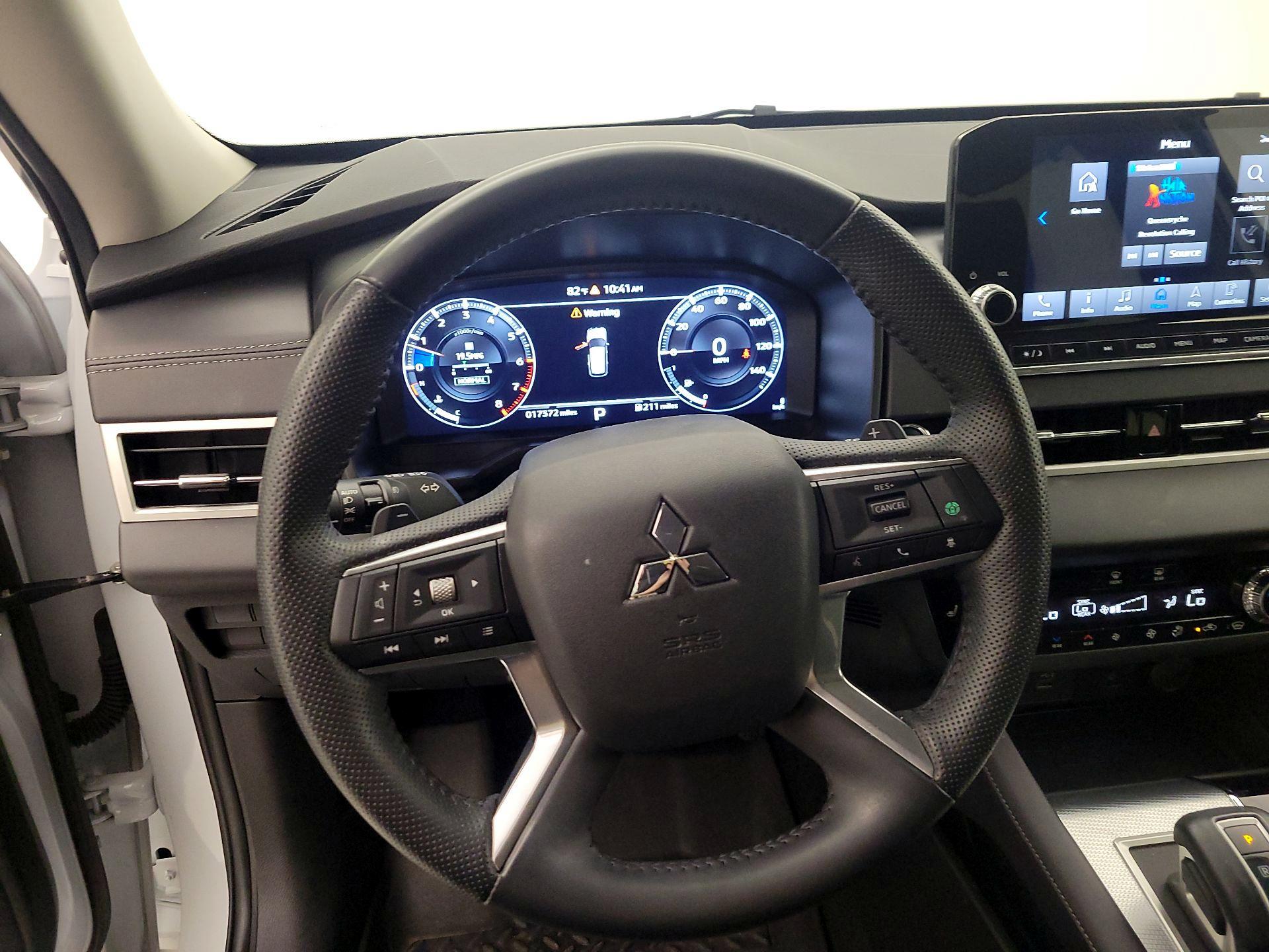 Thumbnail: 2024 Mitsubishi Outlander - 10