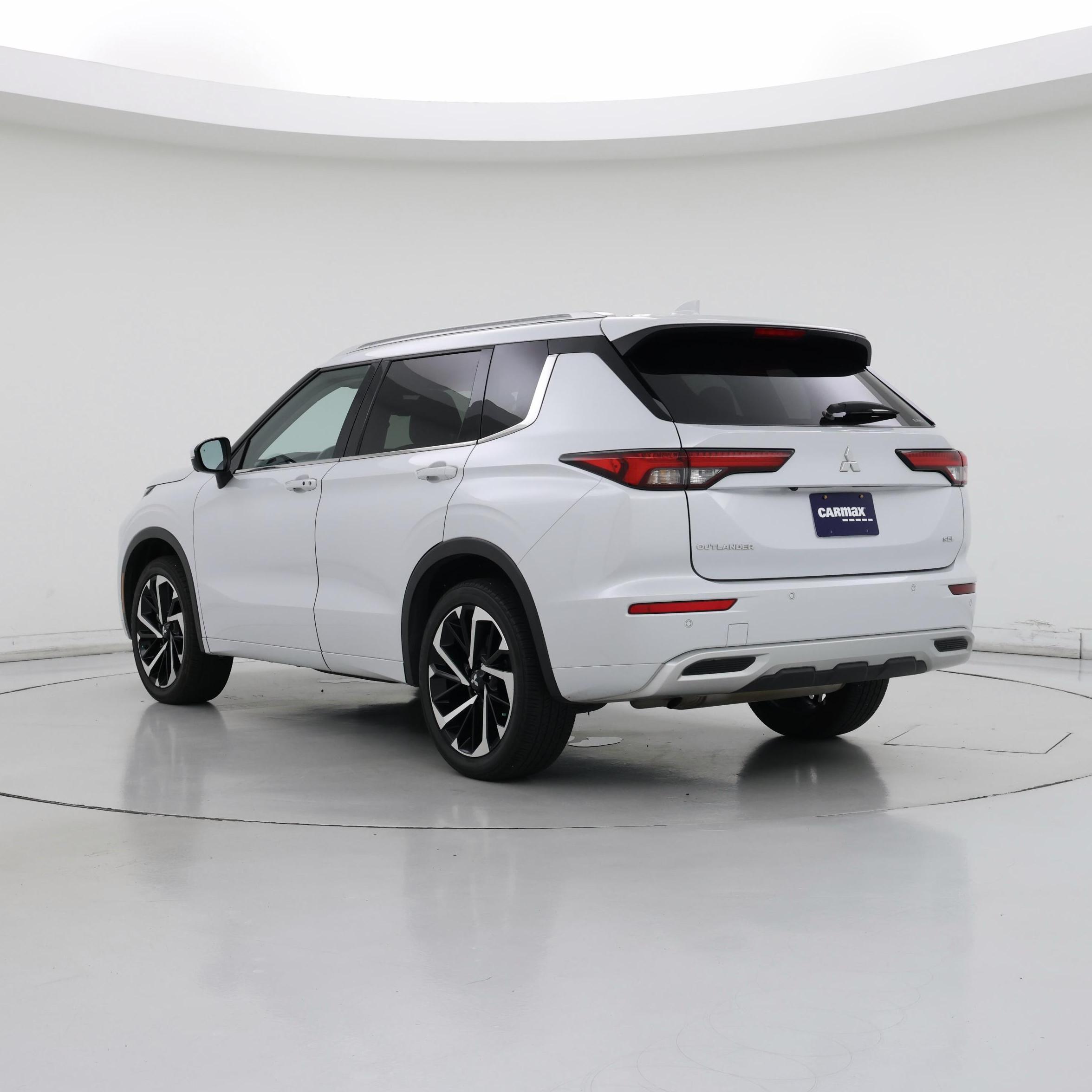 Thumbnail: 2024 Mitsubishi Outlander - 2