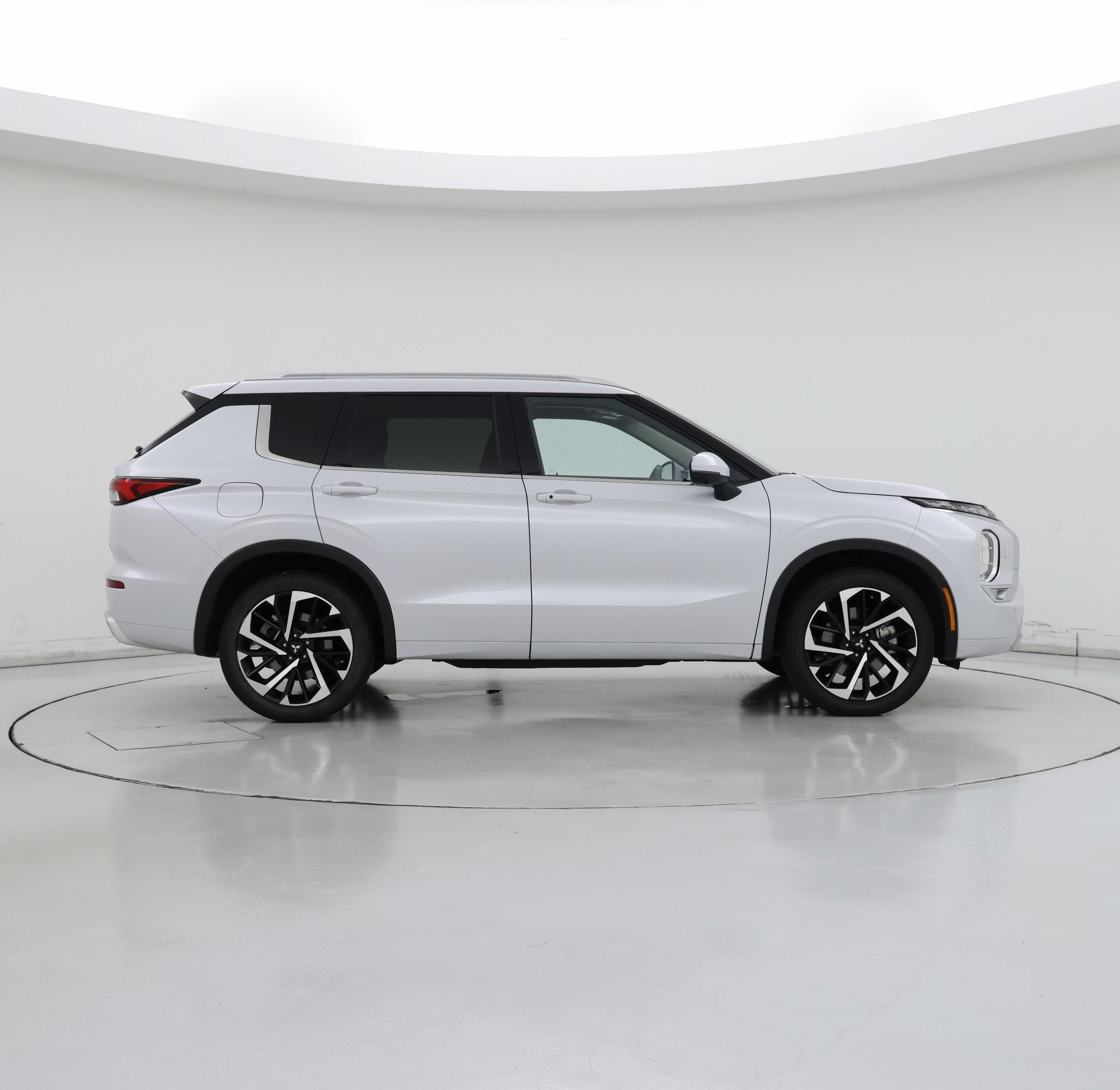 Thumbnail: 2024 Mitsubishi Outlander - 7