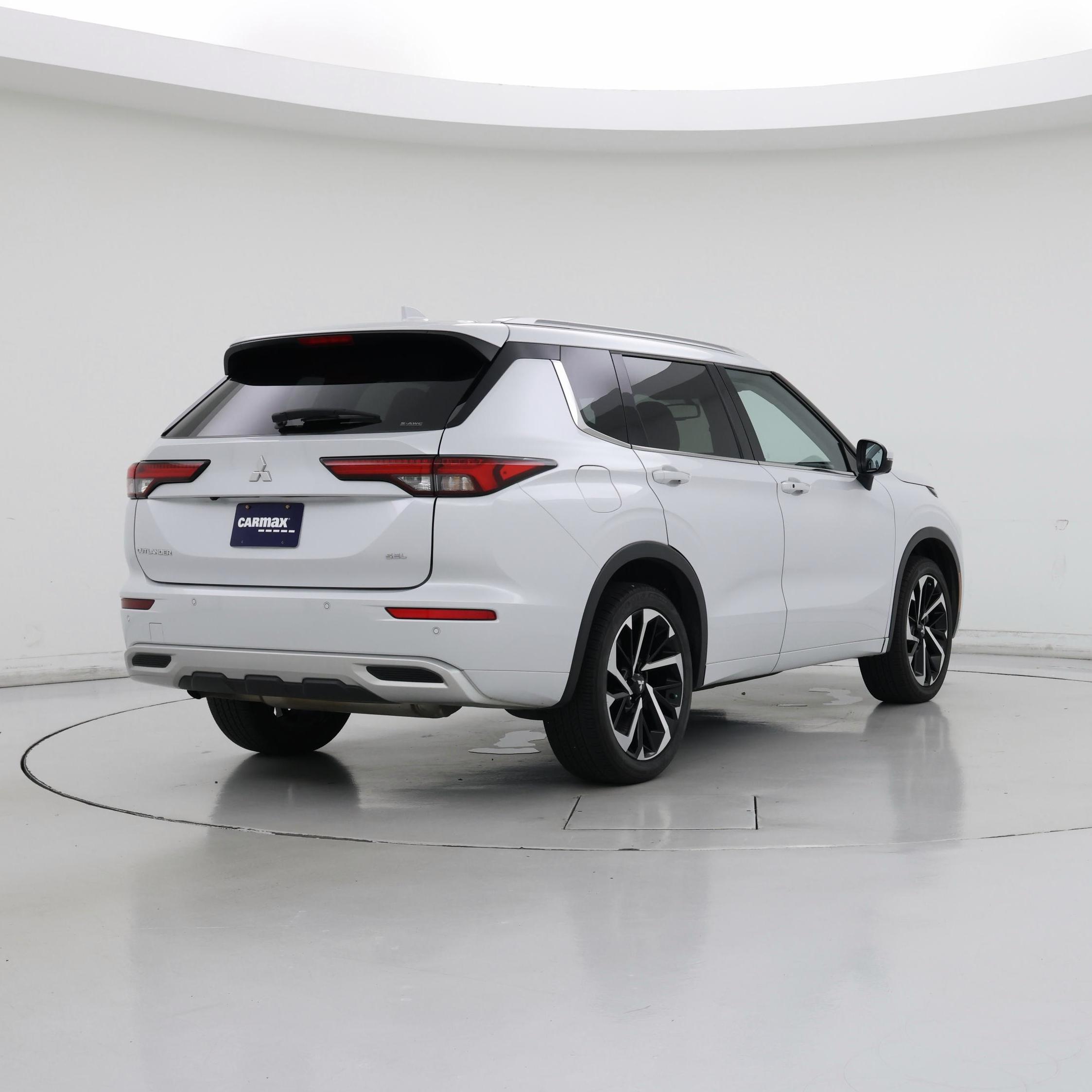 Thumbnail: 2024 Mitsubishi Outlander - 8