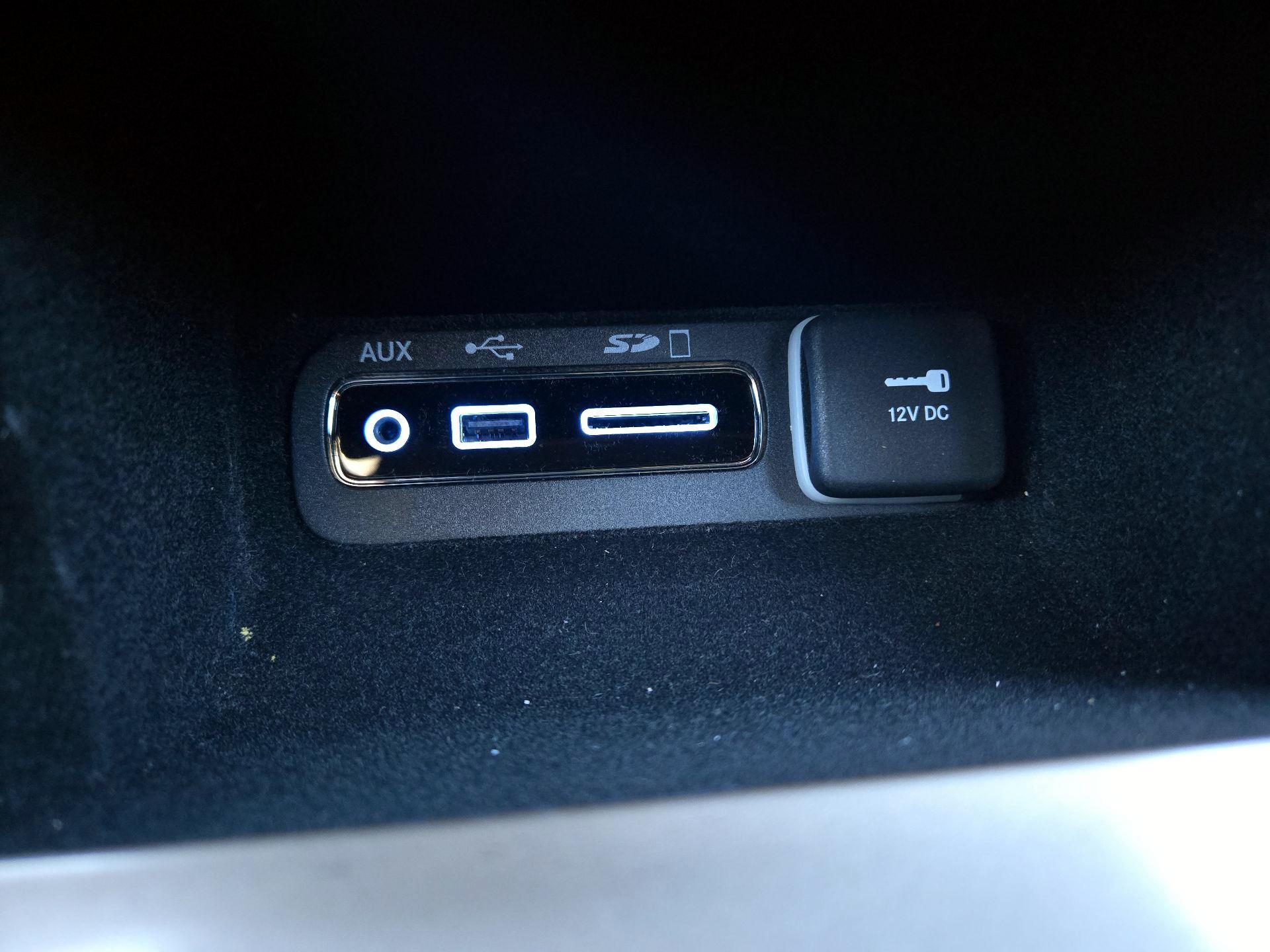 Thumbnail: 2016 Jeep Grand Cherokee - 17
