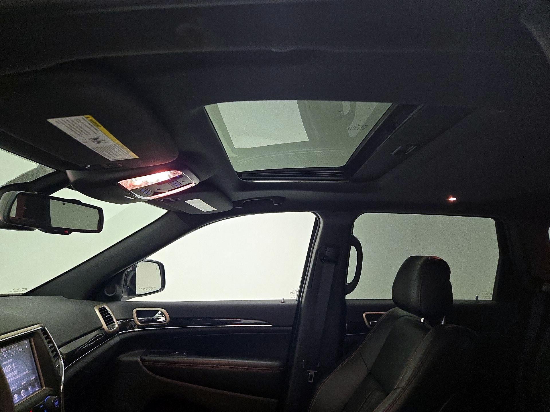 Thumbnail: 2016 Jeep Grand Cherokee - 18
