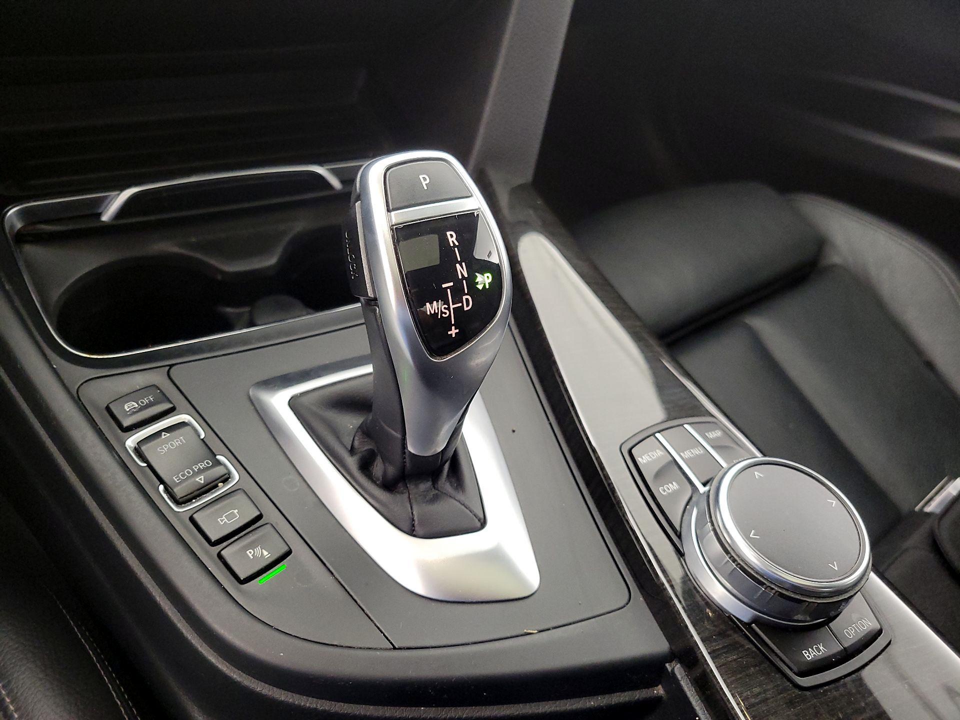 Thumbnail: 2017 BMW 3 Series - 18