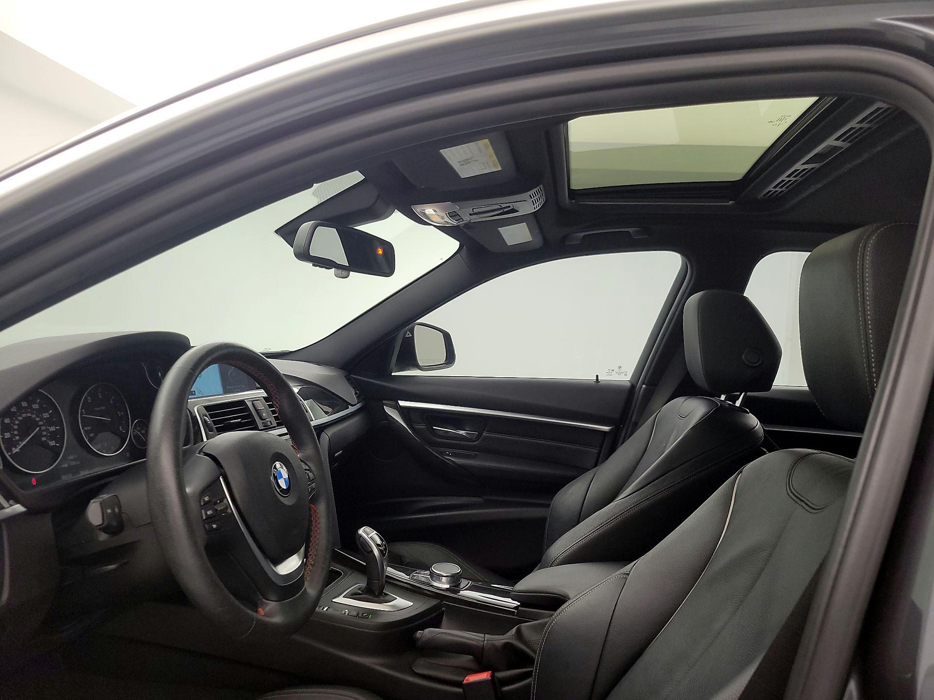 Thumbnail: 2017 BMW 3 Series - 20