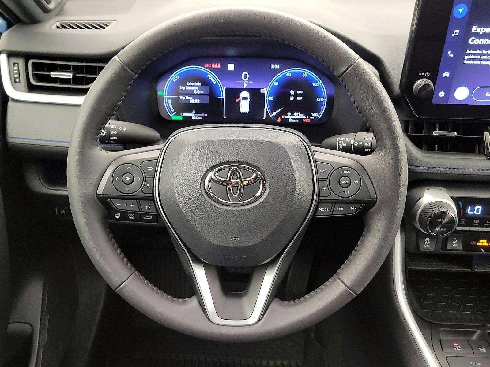 2025 Toyota RAV4 XSE - Photo 11