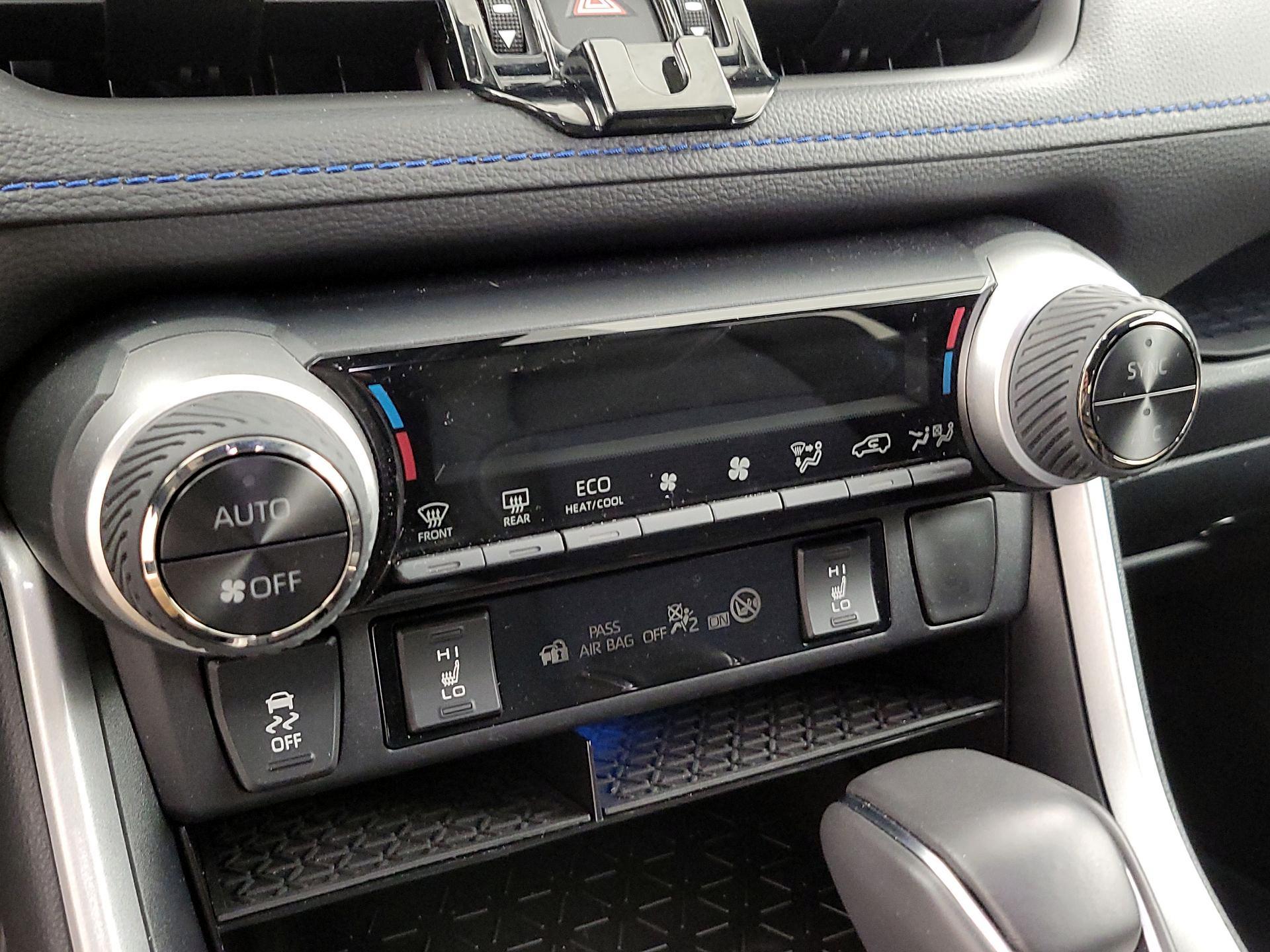 Thumbnail: 2025 Toyota RAV4 - 16