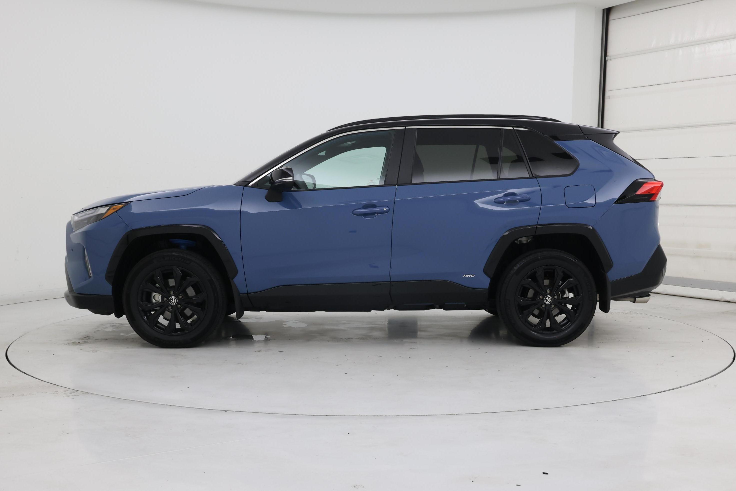 Thumbnail: 2025 Toyota RAV4 - 3