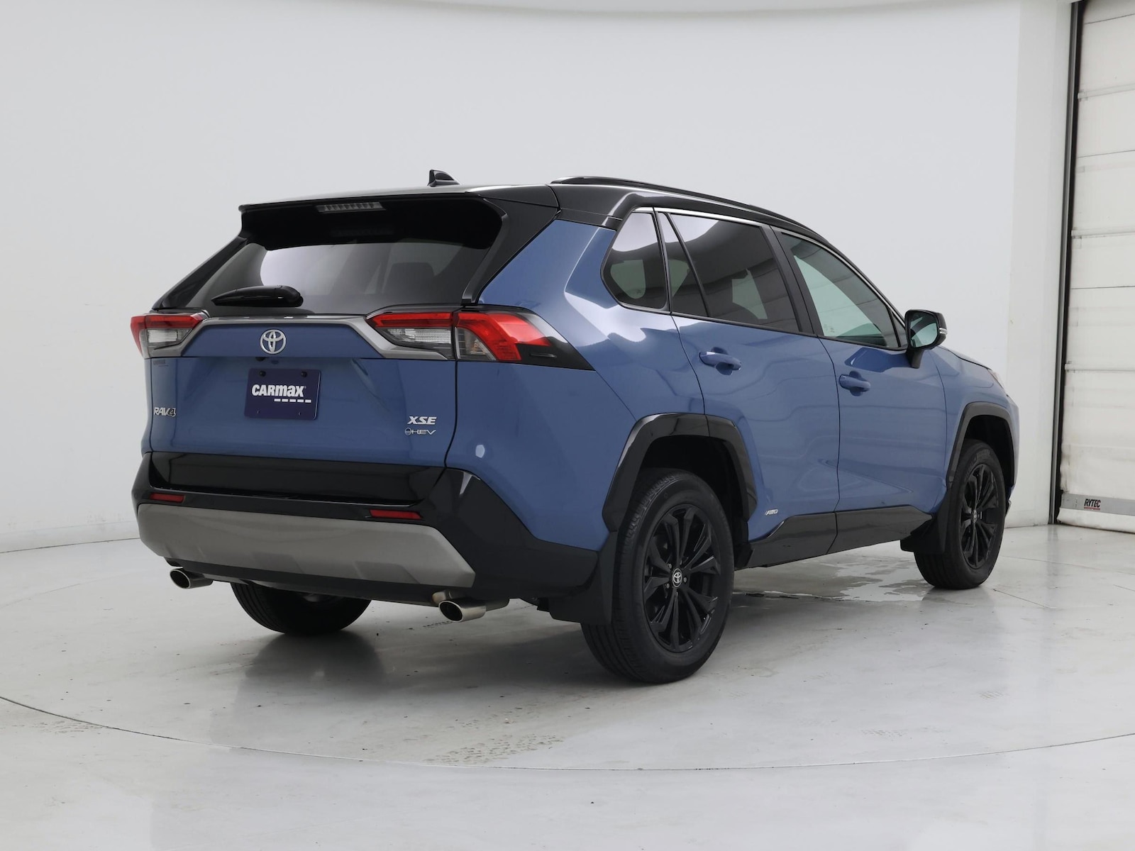 2025 Toyota RAV4 XSE - Photo 9