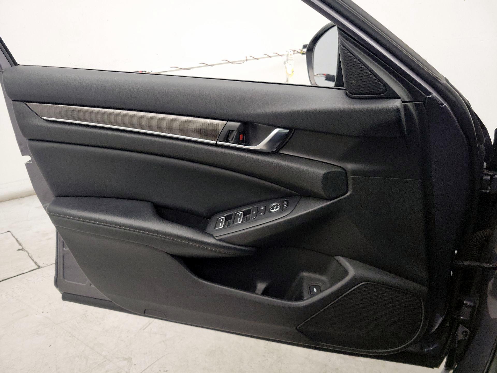 Thumbnail: 2018 Honda Accord - 12