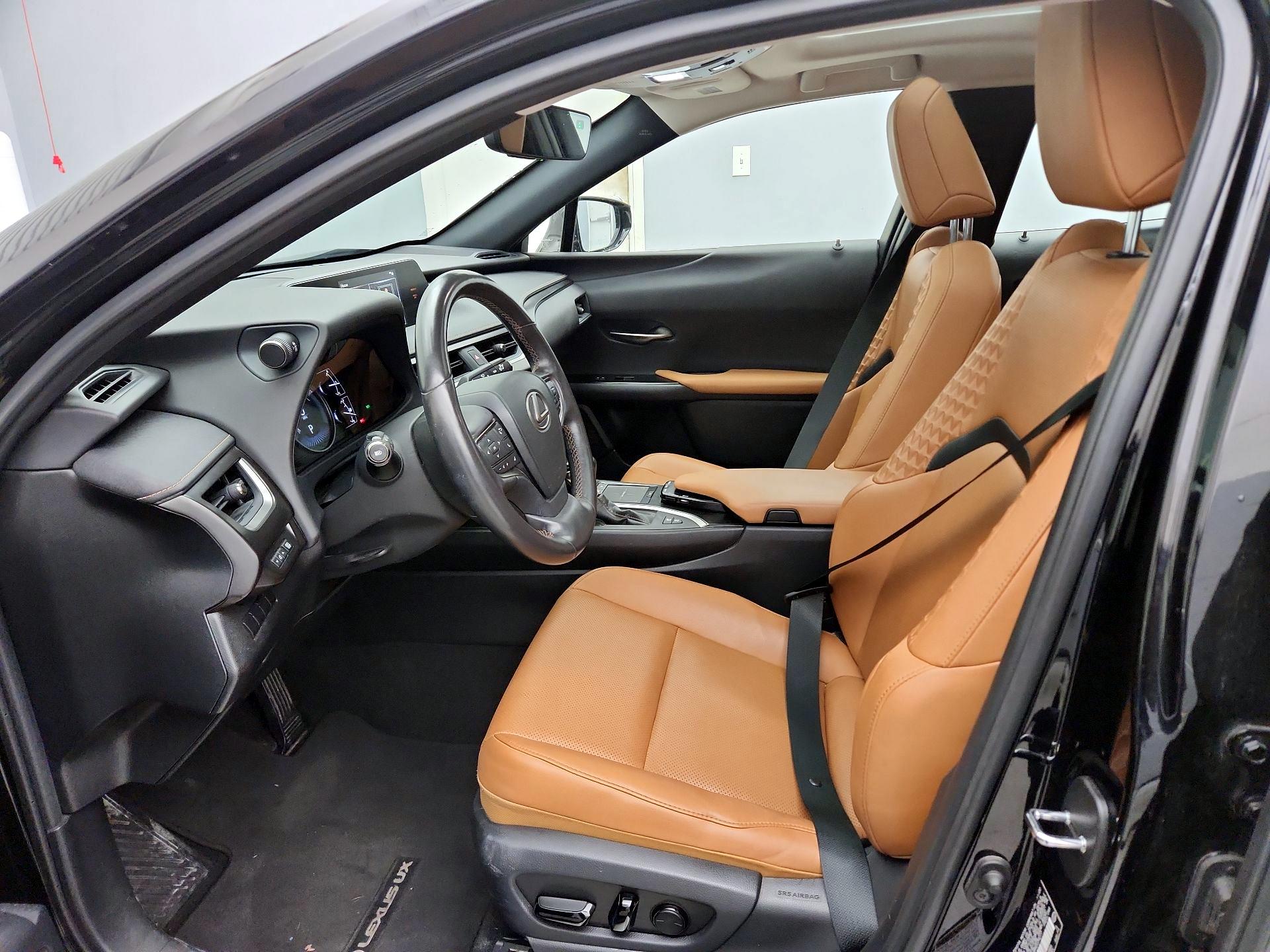 Thumbnail: 2021 Lexus UX - 11