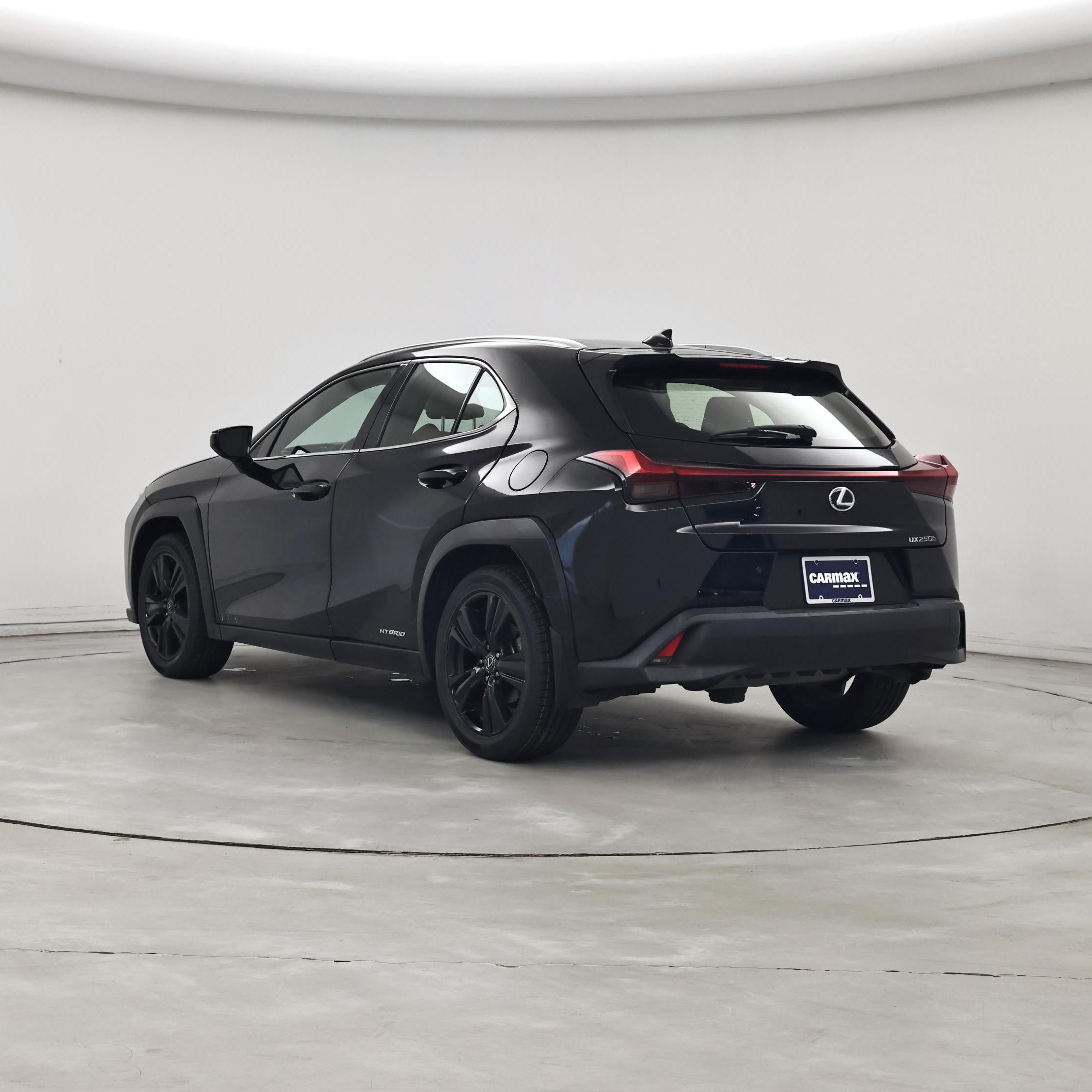Thumbnail: 2021 Lexus UX - 2