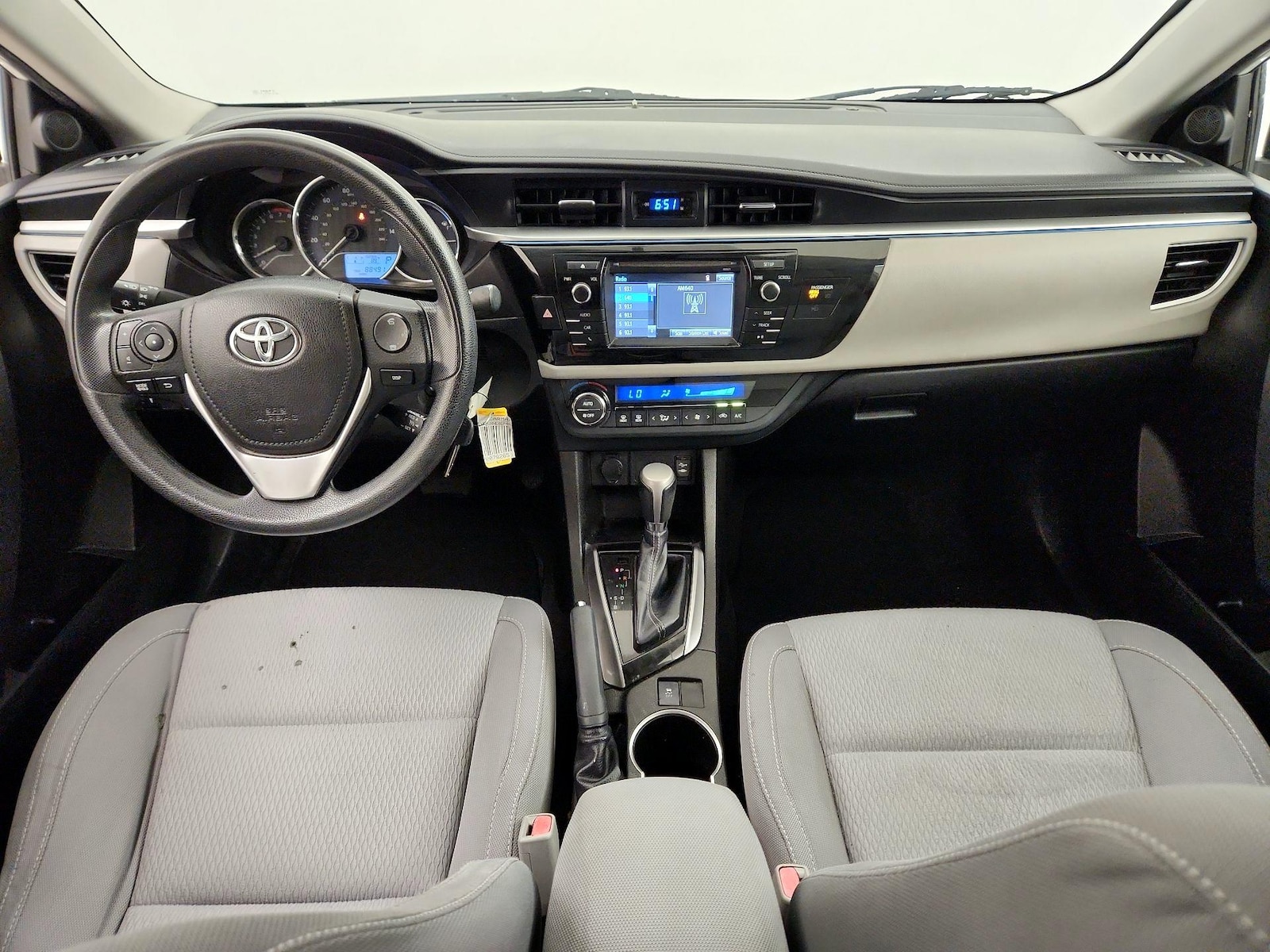 2016 Toyota Corolla LE - Photo 10