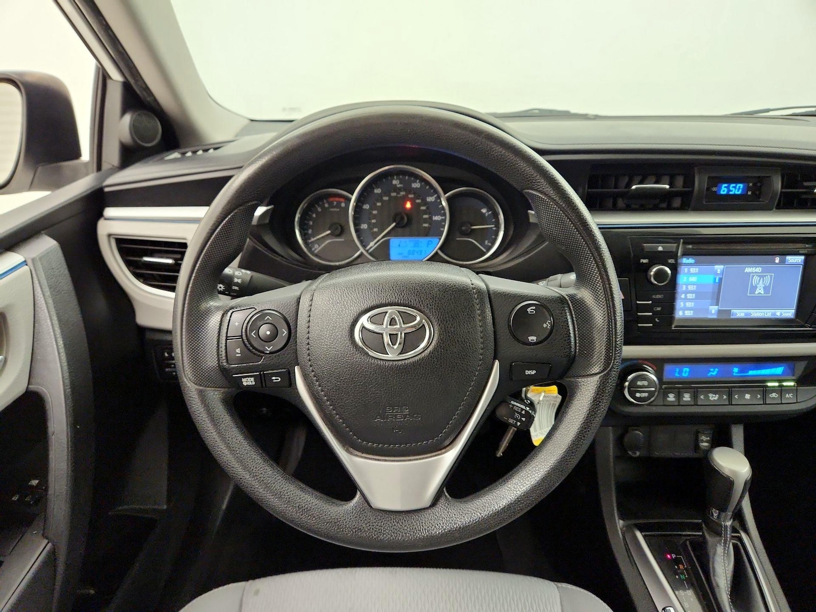 2016 Toyota Corolla LE - Photo 11