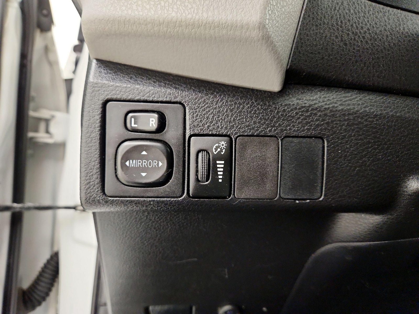 2016 Toyota Corolla LE - Photo 14