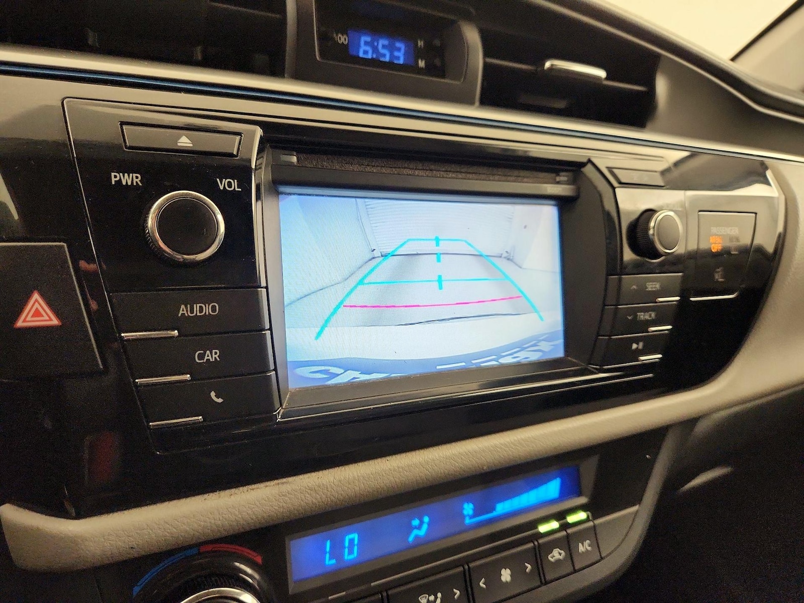 2016 Toyota Corolla LE - Photo 15