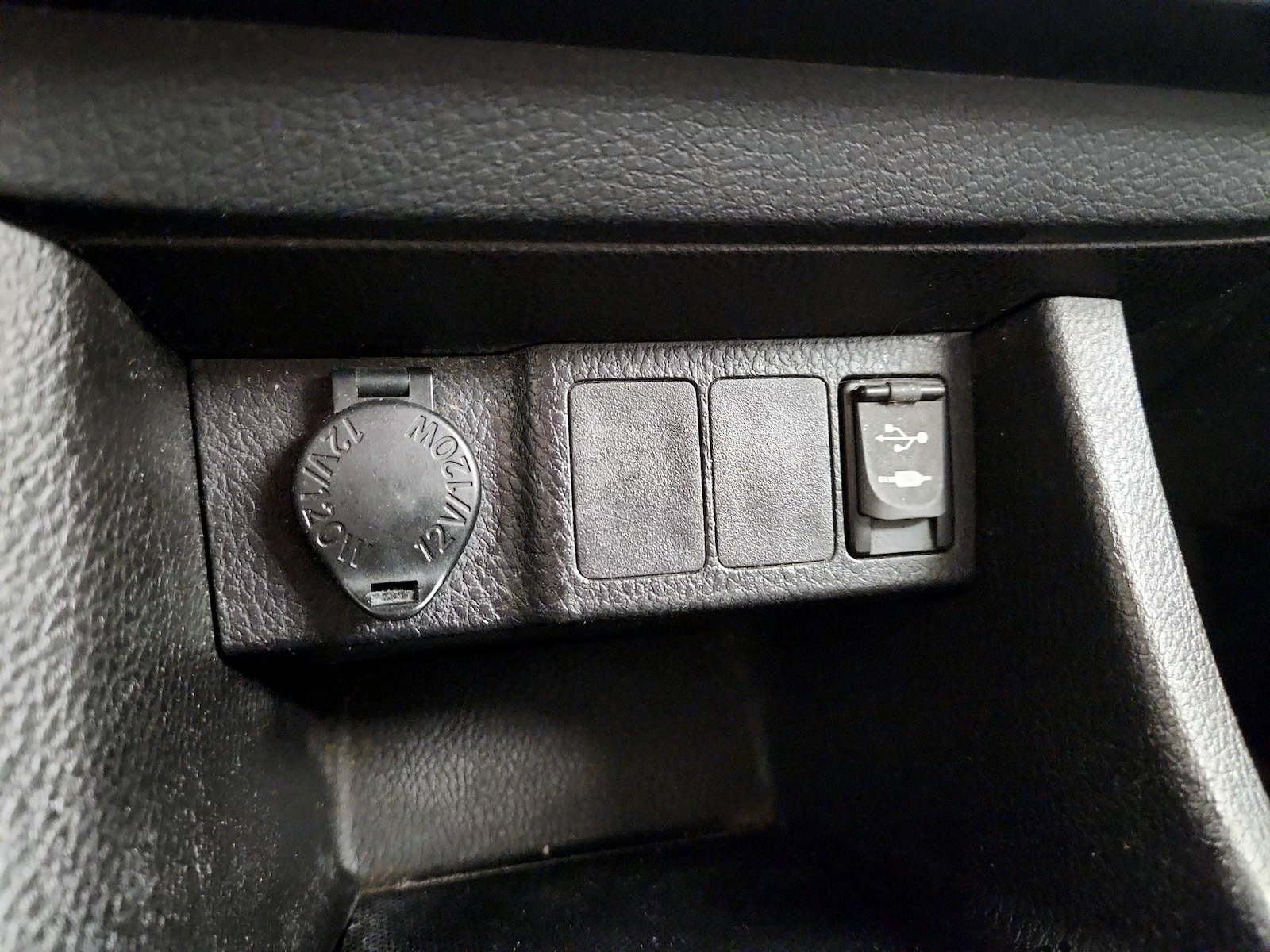 2016 Toyota Corolla LE - Photo 19