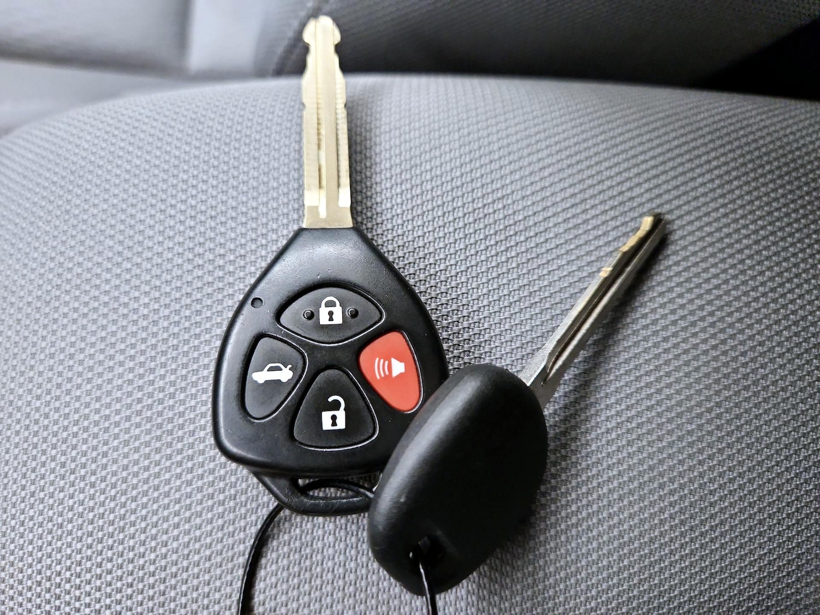 2016 Toyota Corolla LE - Photo 23