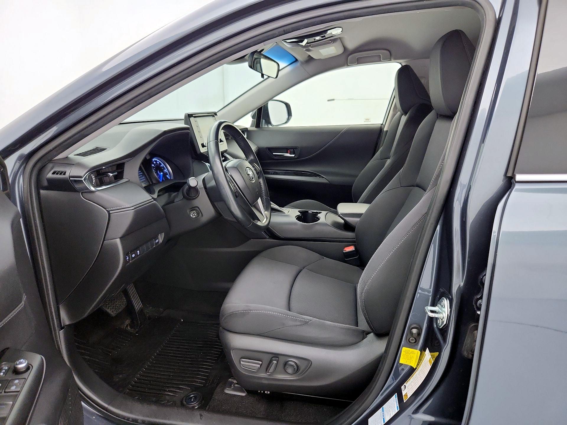 Thumbnail: 2021 Toyota Venza - 11