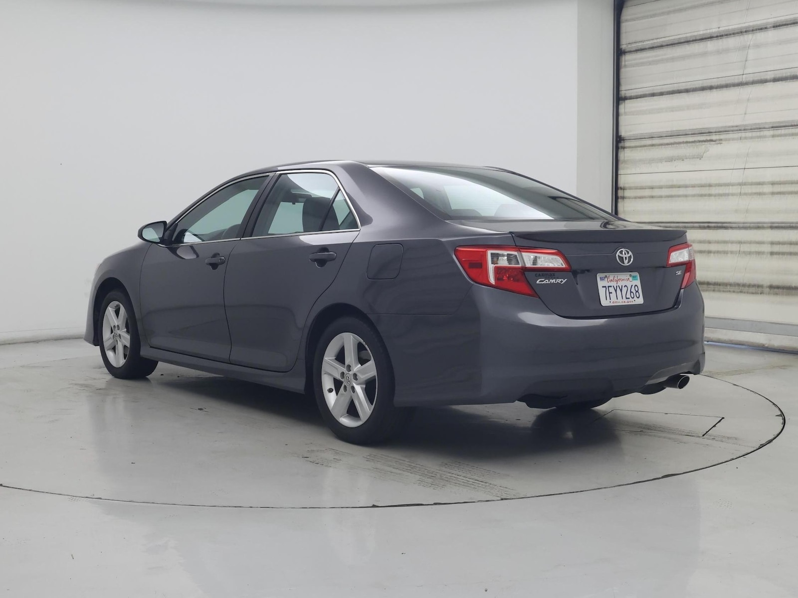 2014 Toyota Camry SE - Photo 3