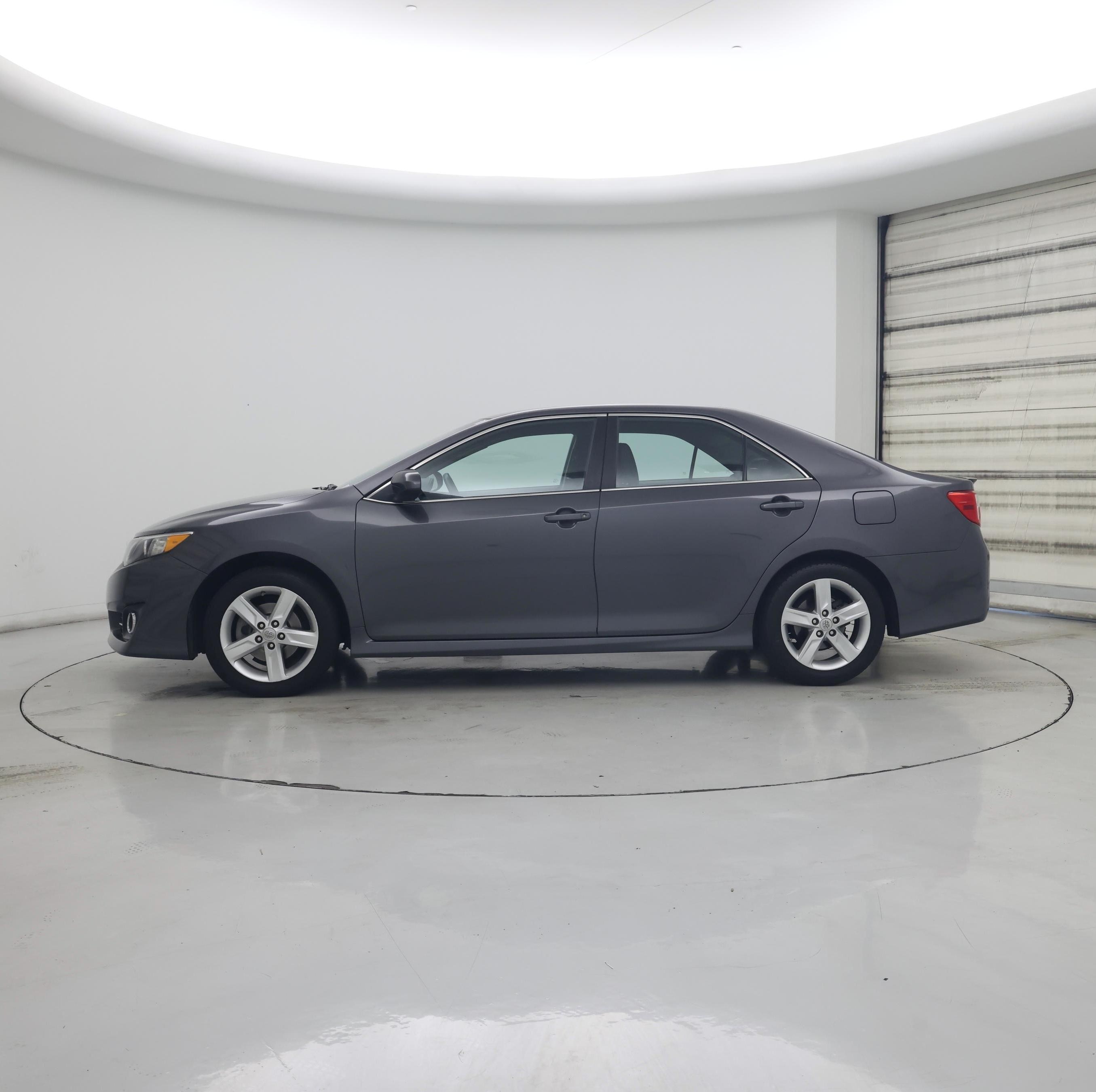 Thumbnail: 2014 Toyota Camry - 3