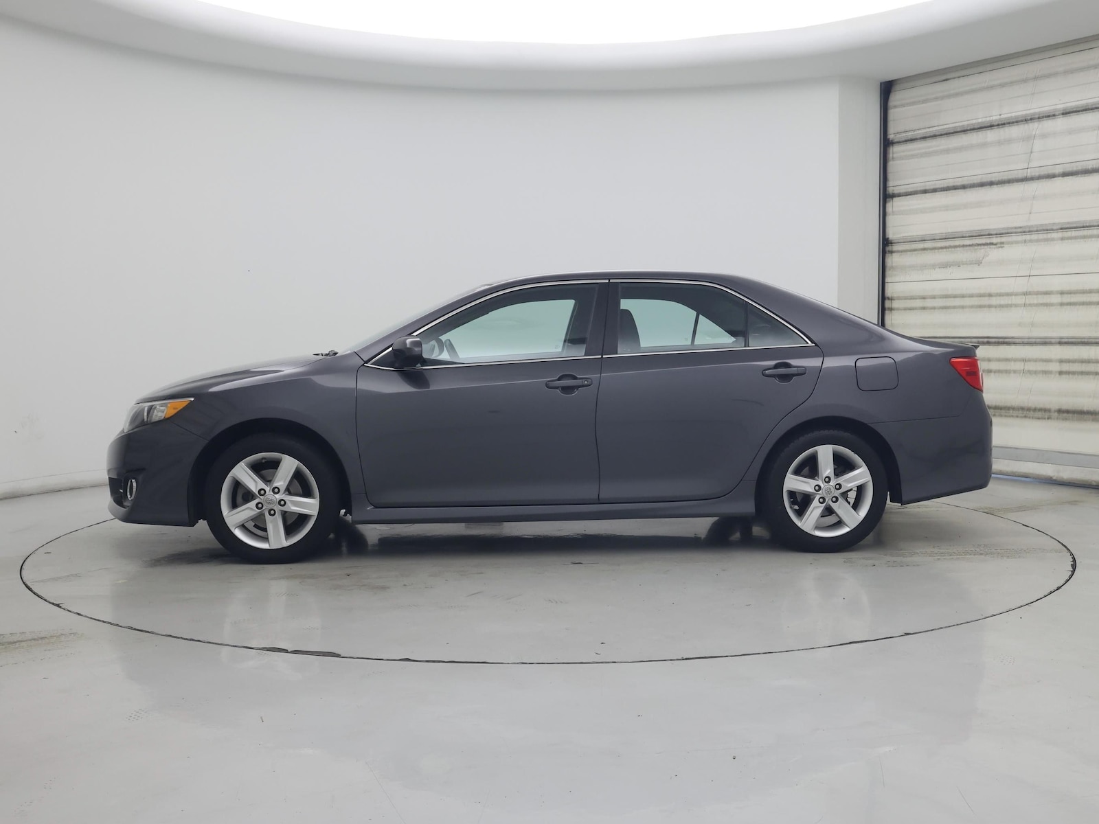 2014 Toyota Camry SE - Photo 4