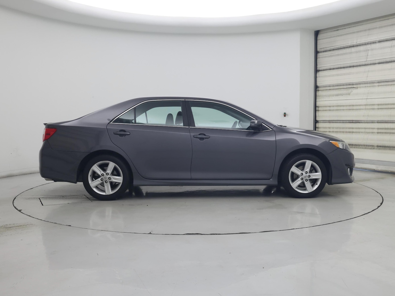 2014 Toyota Camry SE - Photo 8