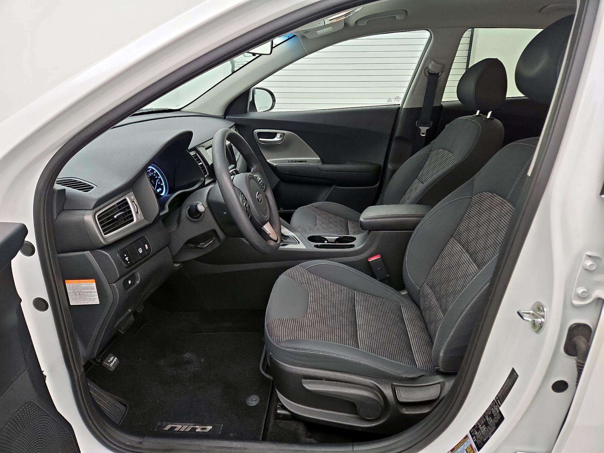 Thumbnail: 2019 Kia Niro - 11