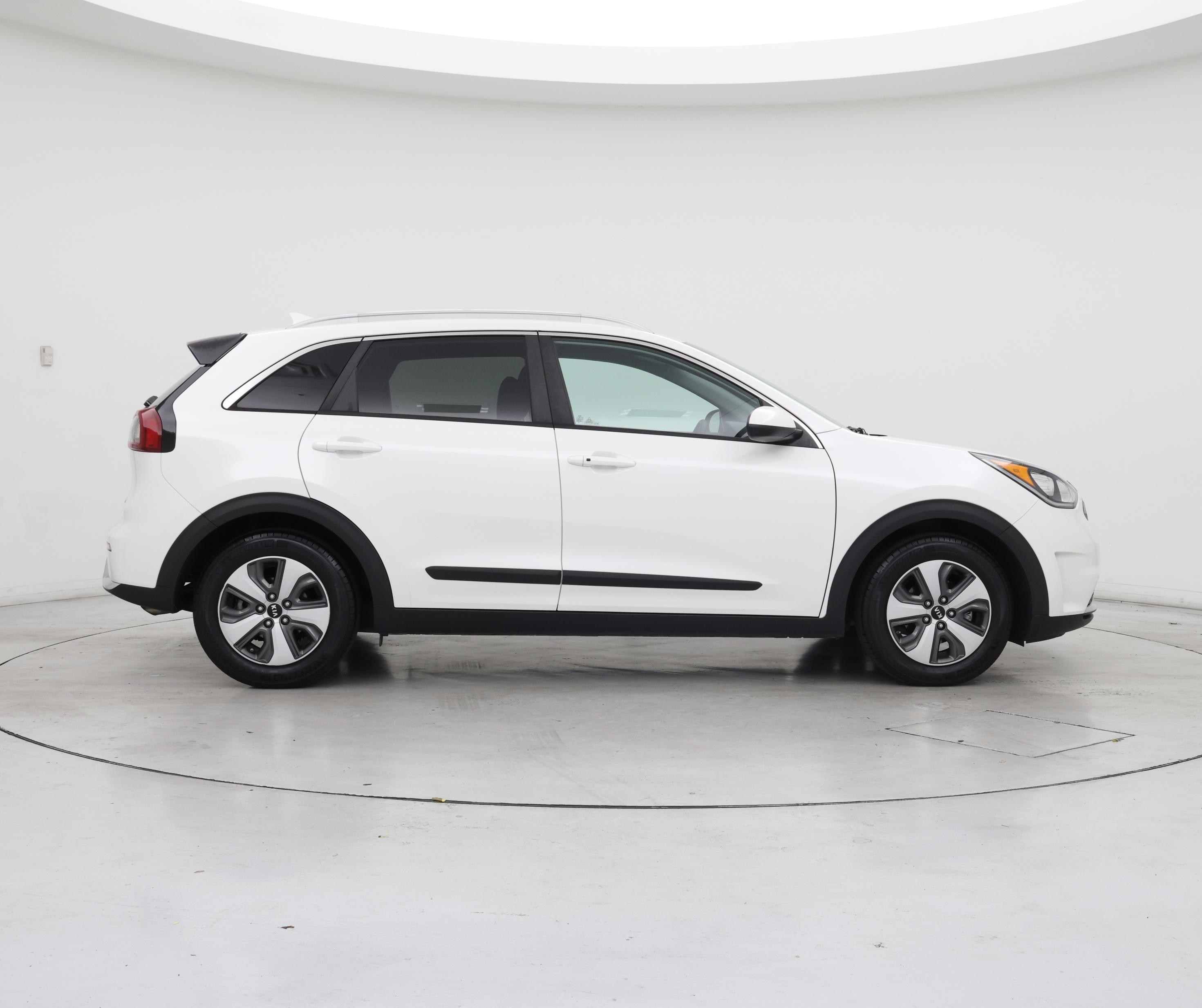 Thumbnail: 2019 Kia Niro - 7
