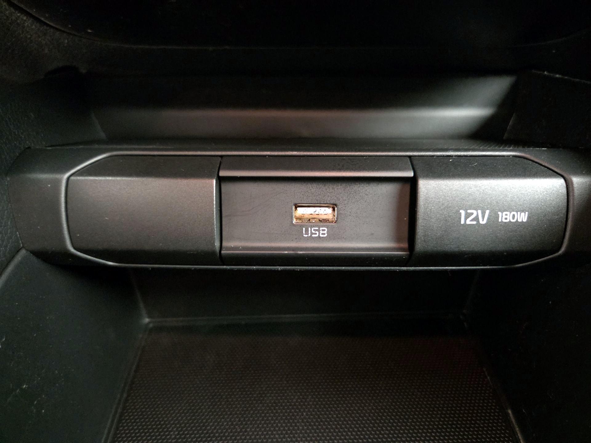 Thumbnail: 2023 Kia Rio - 18