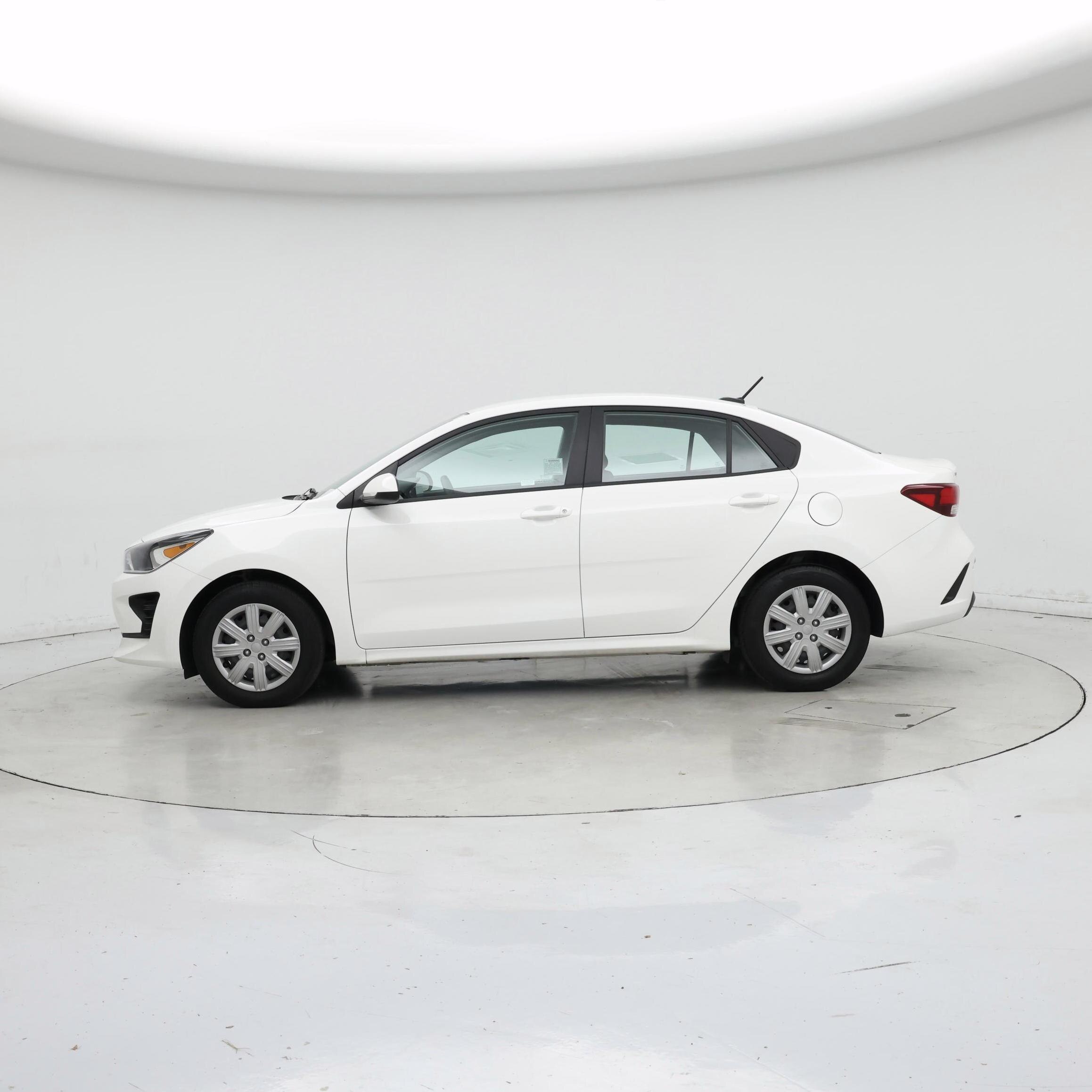 Thumbnail: 2023 Kia Rio - 3