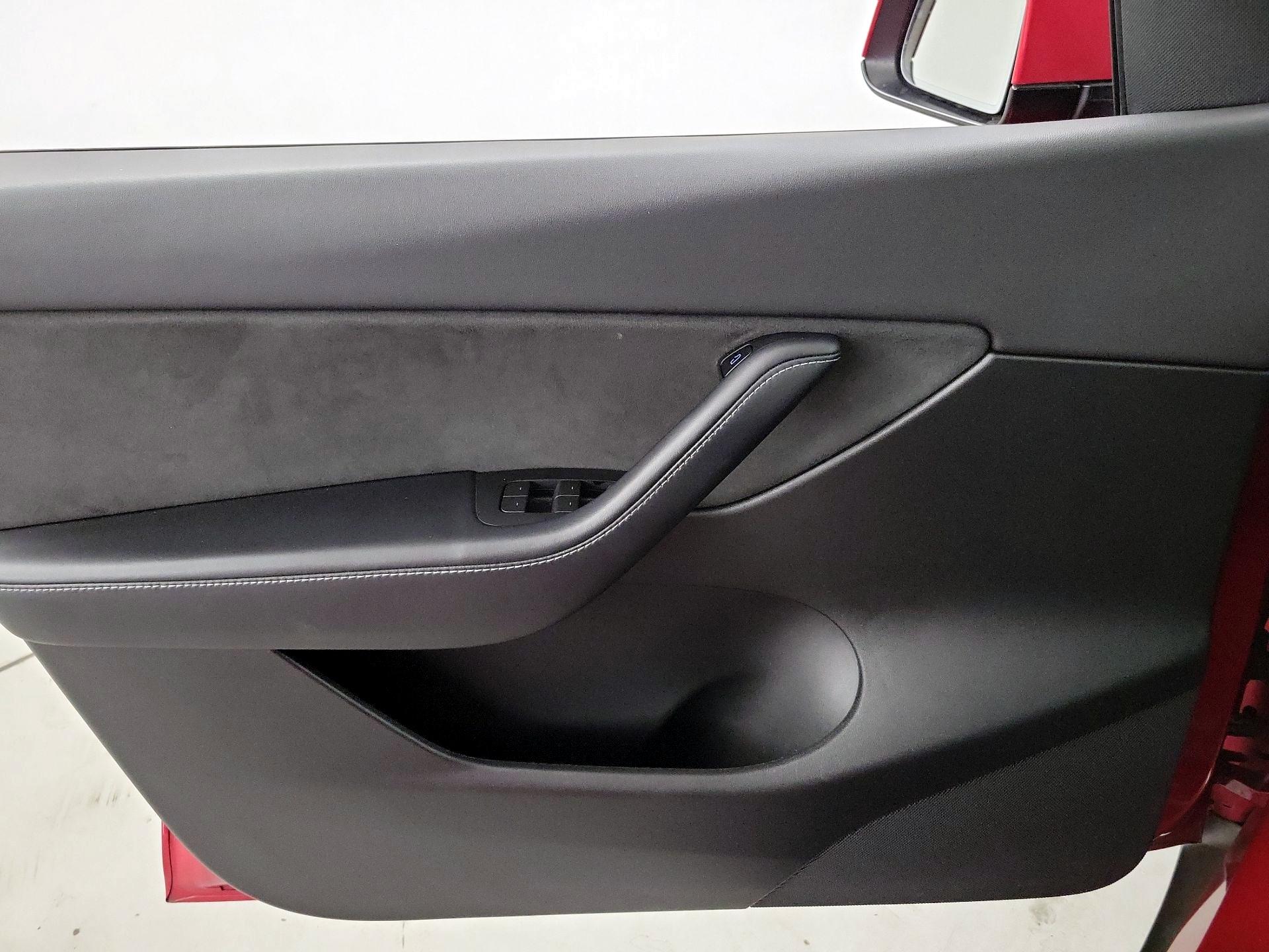 Thumbnail: 2022 Tesla Model Y - 12