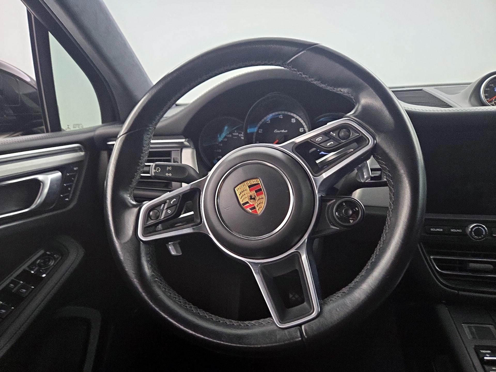 Thumbnail: 2020 Porsche Macan - 10