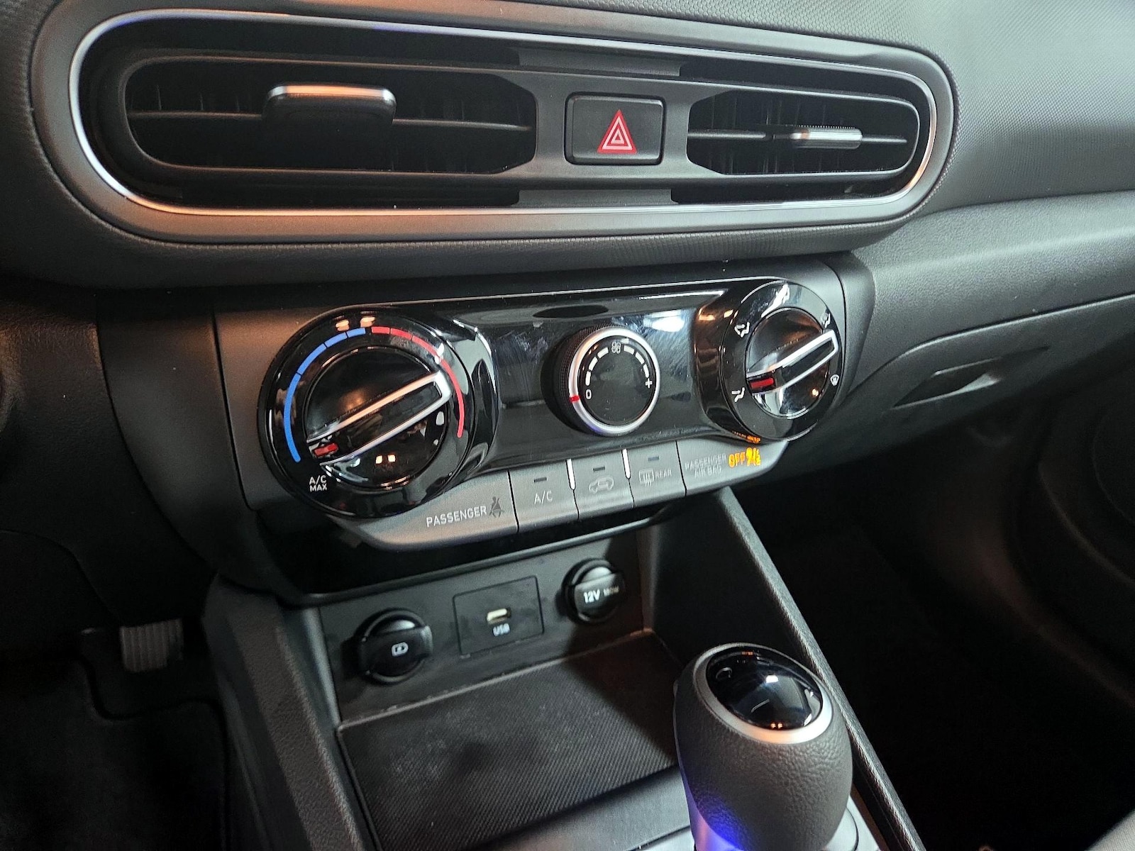 2023 Hyundai Kona SEL - Photo 15