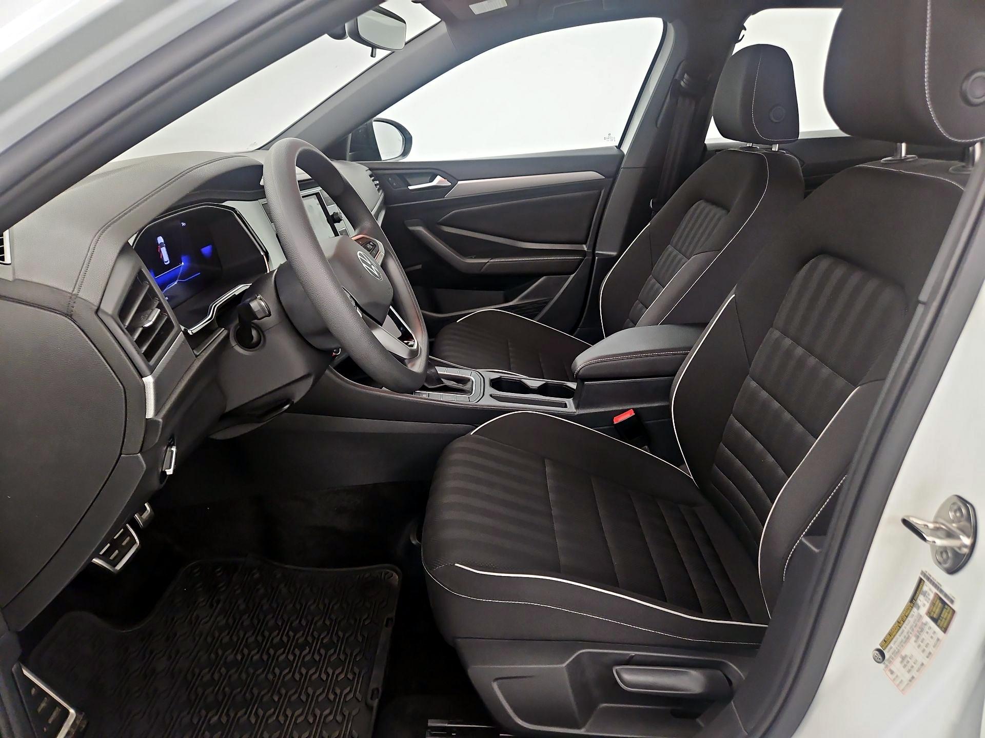 Thumbnail: 2023 Volkswagen Jetta - 9
